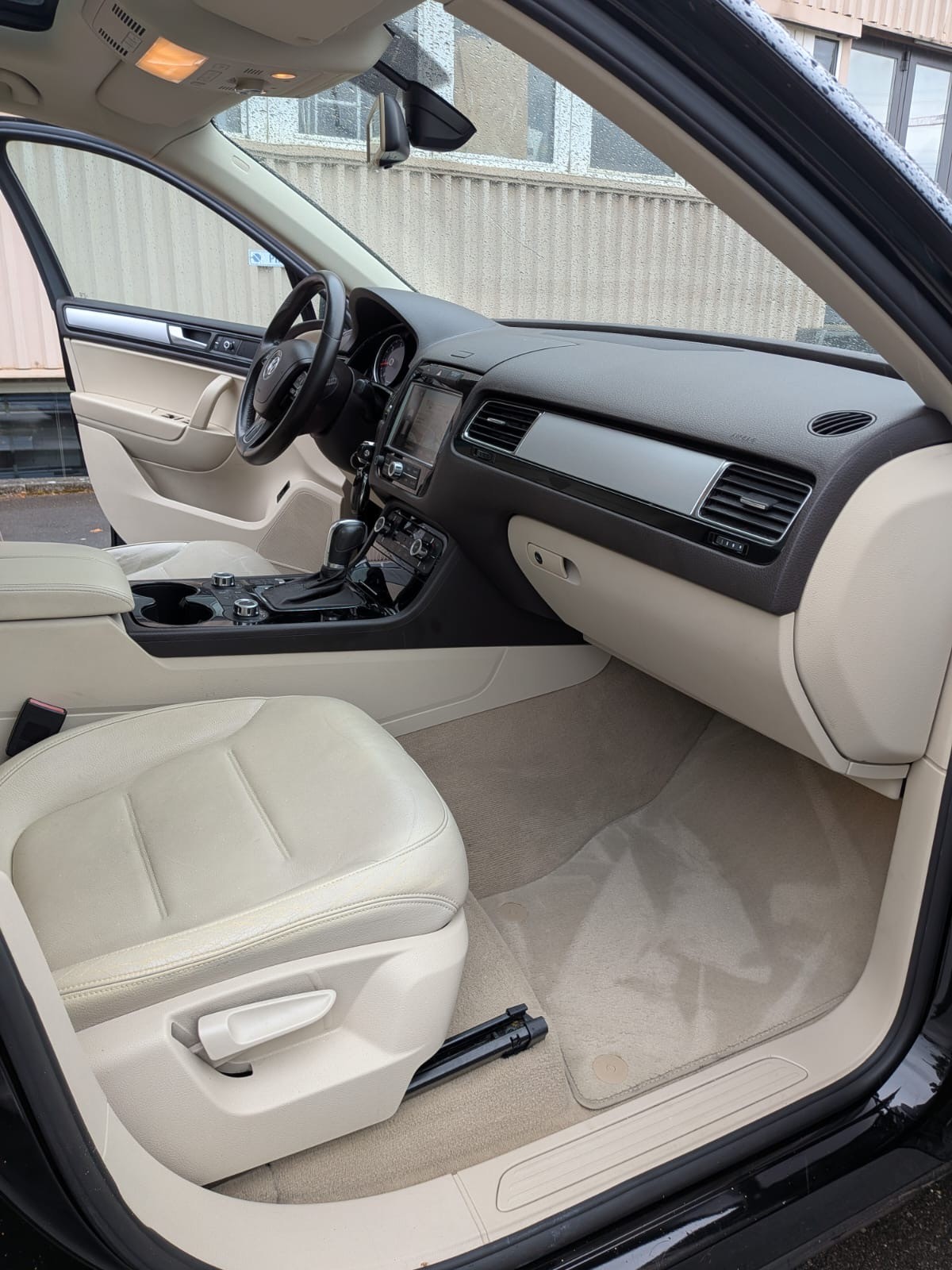 VW Touareg 3.0 TDI BlueMotion Technology Tiptronic-image-11