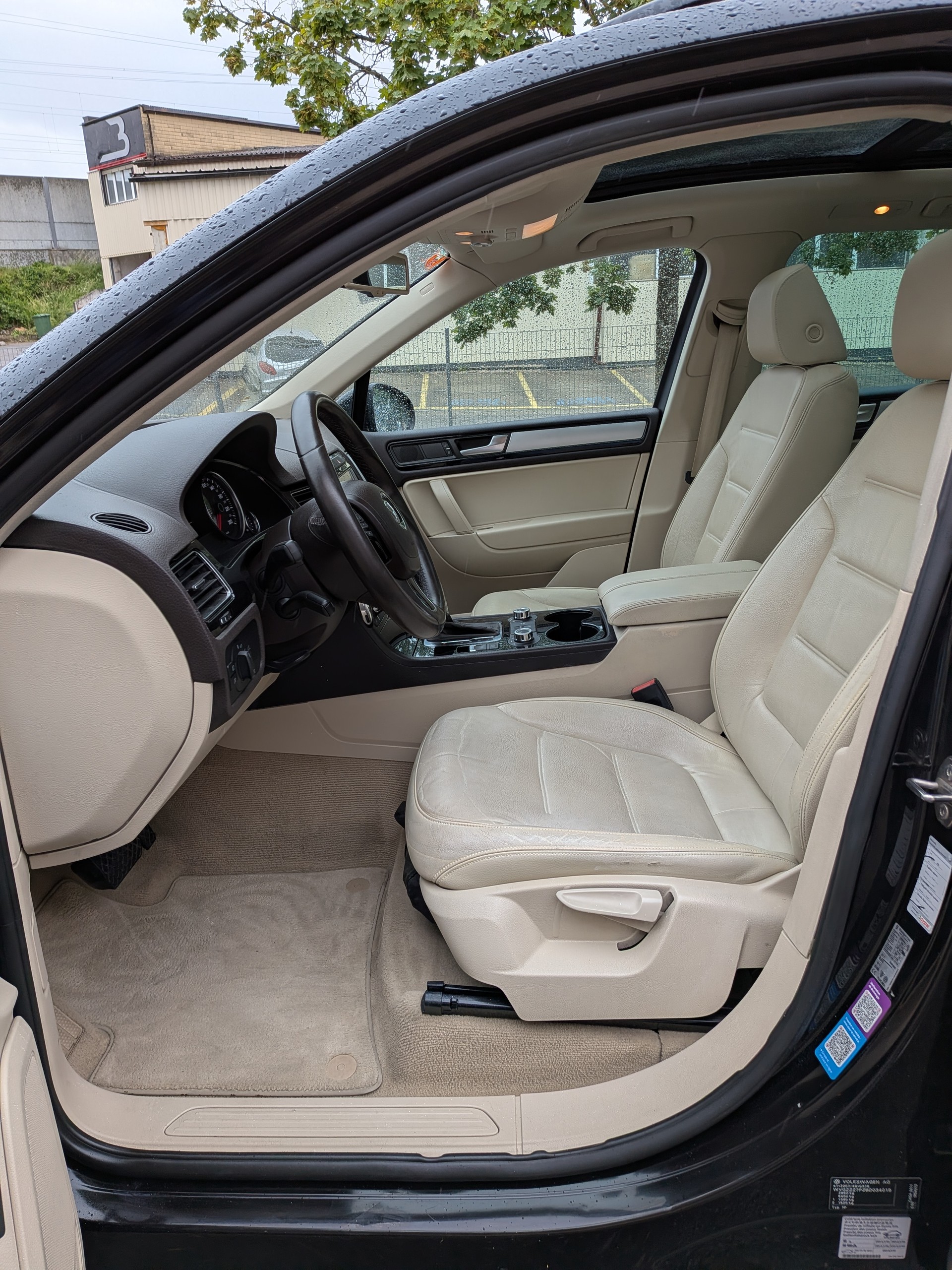 VW Touareg 3.0 TDI BlueMotion Technology Tiptronic-image-11