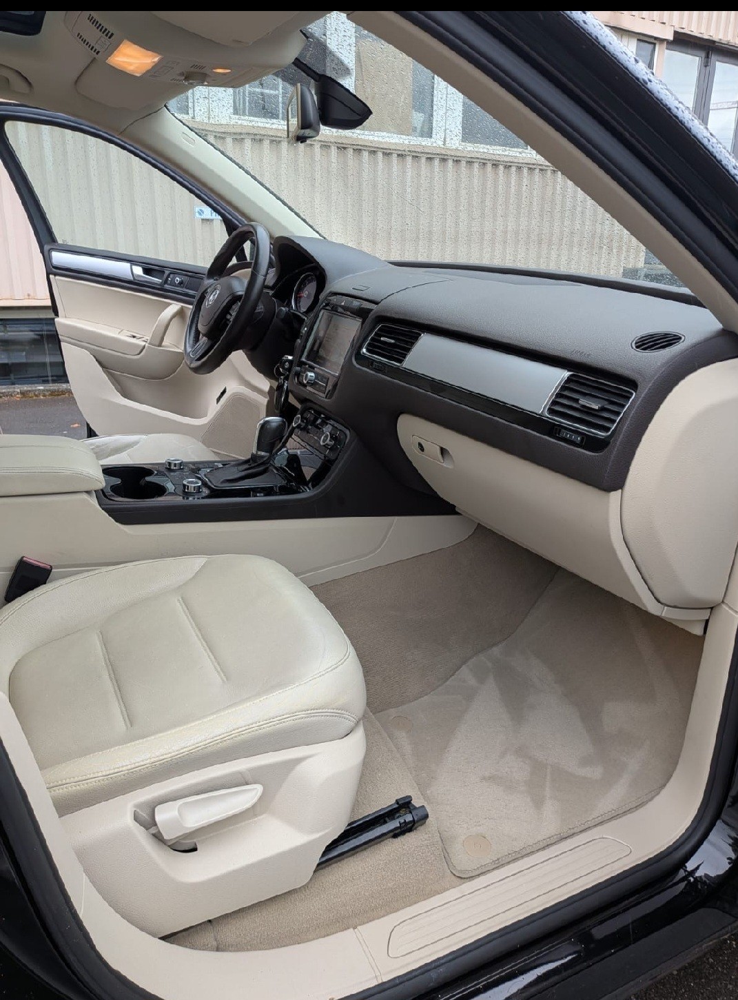 VW Touareg 3.0 TDI BlueMotion Technology Tiptronic-image-8