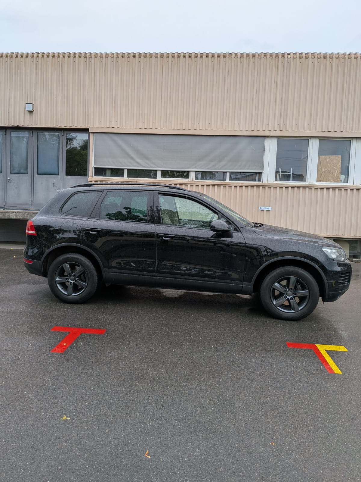 VW Touareg 3.0 TDI BlueMotion Technology Tiptronic-image-2