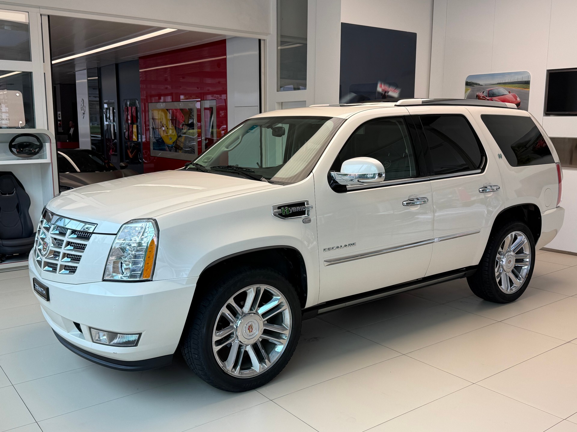 CADILLAC Escalade 6.0 Hybrid Platinum Edition