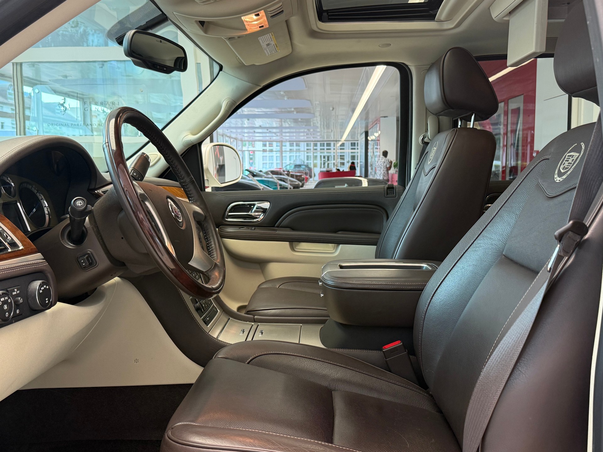 CADILLAC Escalade 6.0 Hybrid Platinum Edition-image-9