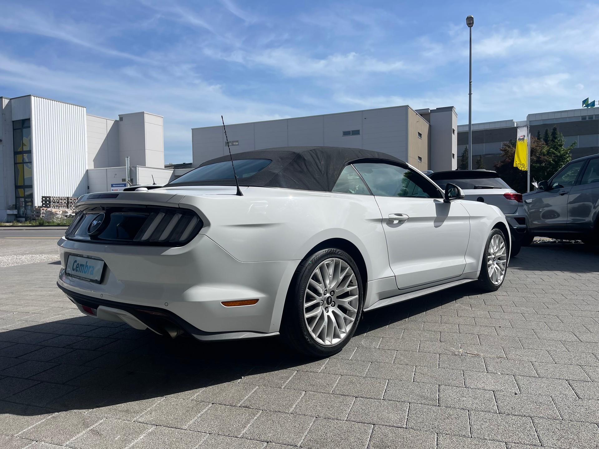 FORD Mustang Convertible 2.3 Automat-image-12