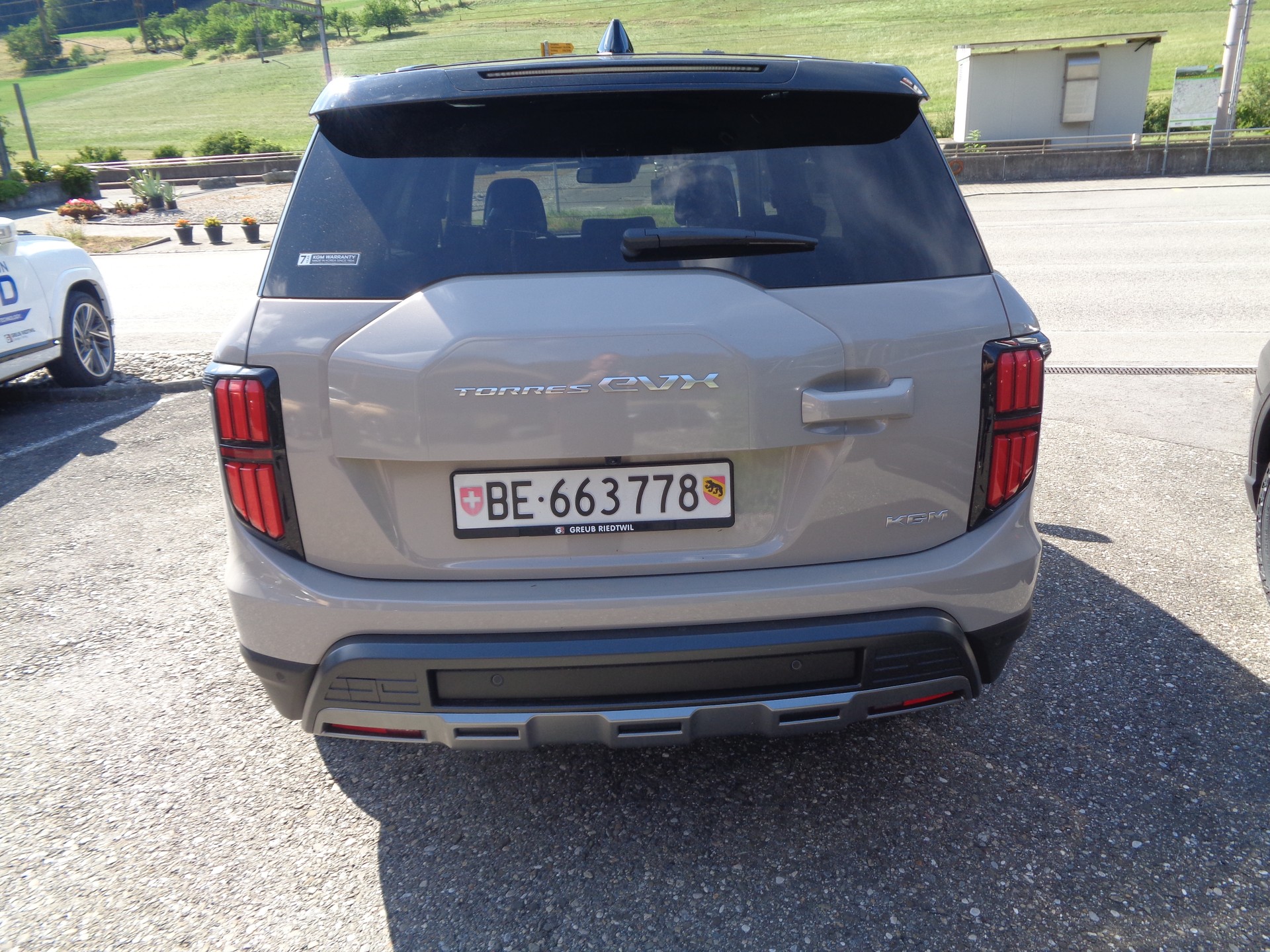 KGM-SsangYong Torres EVX 81 kWh Titanium-showroom-element-3