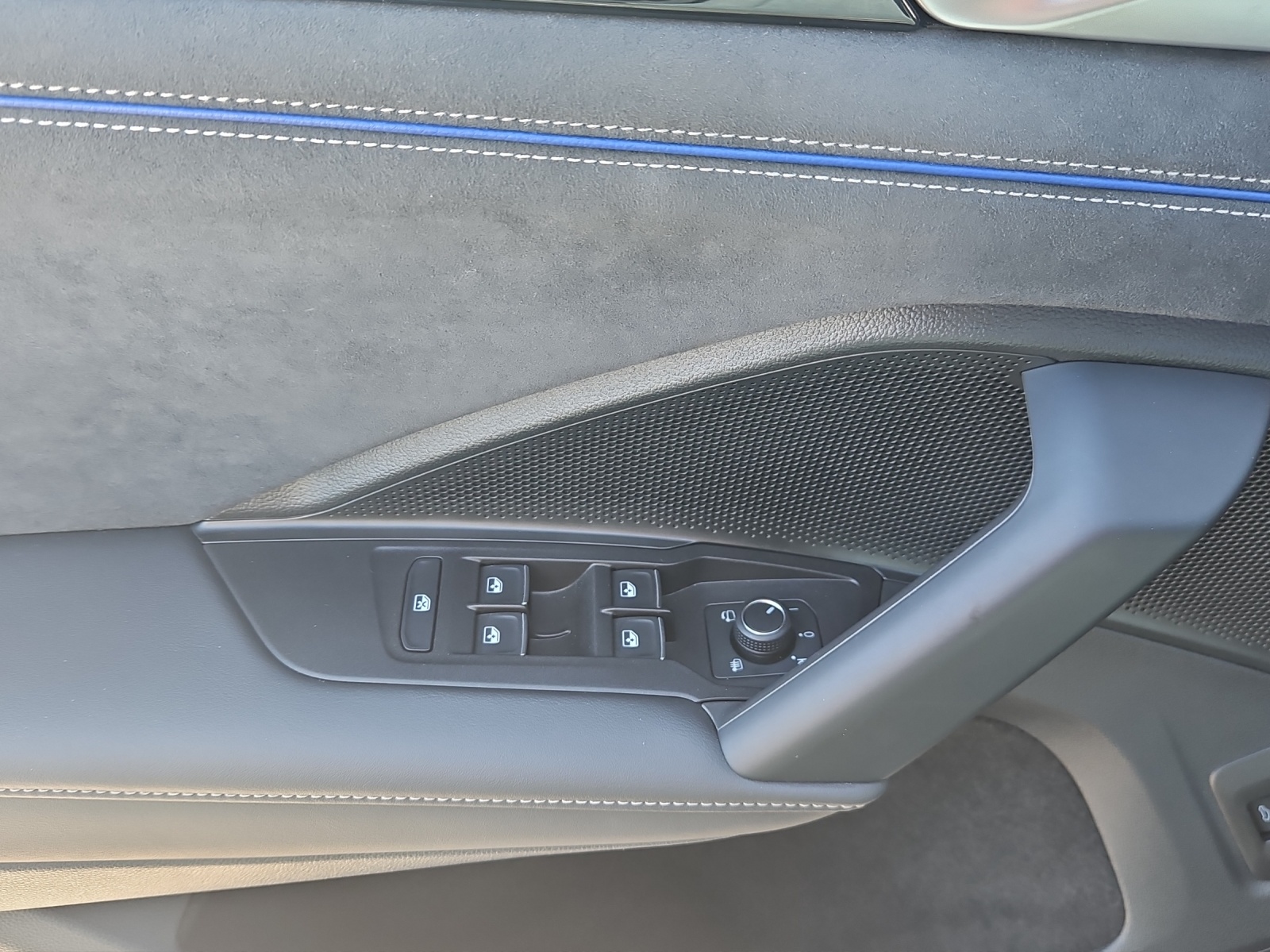 VW Tayron 2.0 TSI R-Line DSG 4Motion-image-10