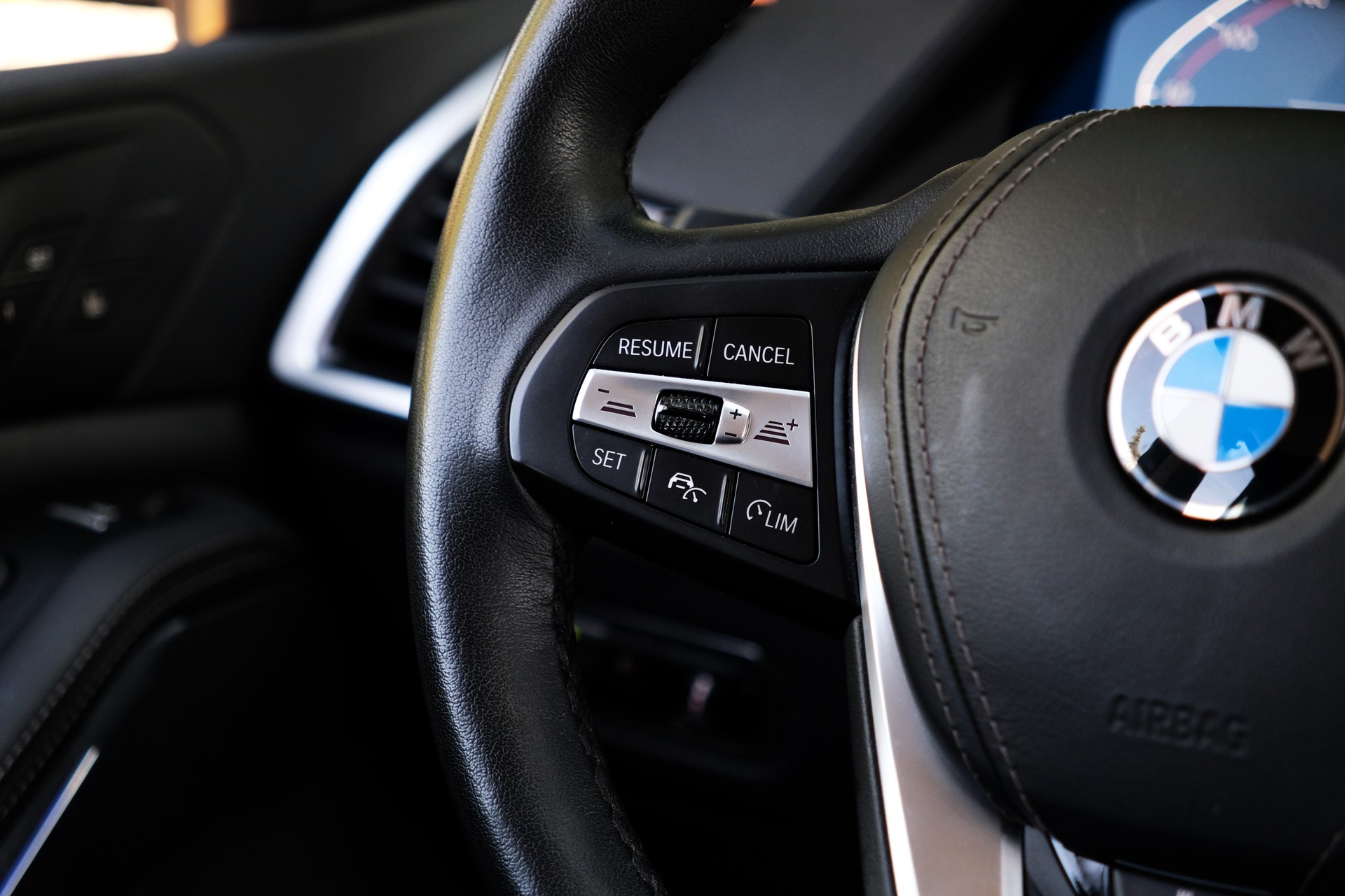 BMW X5 xDrive 48V 40i Steptronic-image-11