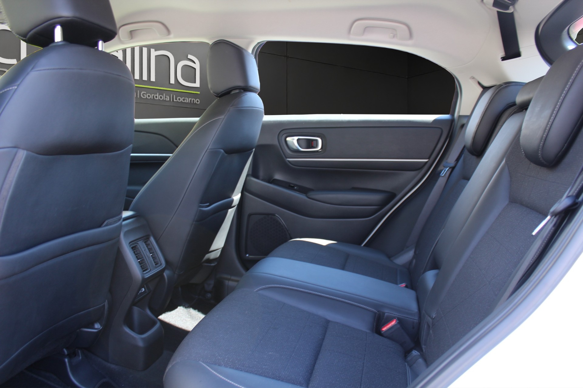 HONDA HR-V 1.5 i-MMD Advance-image-9