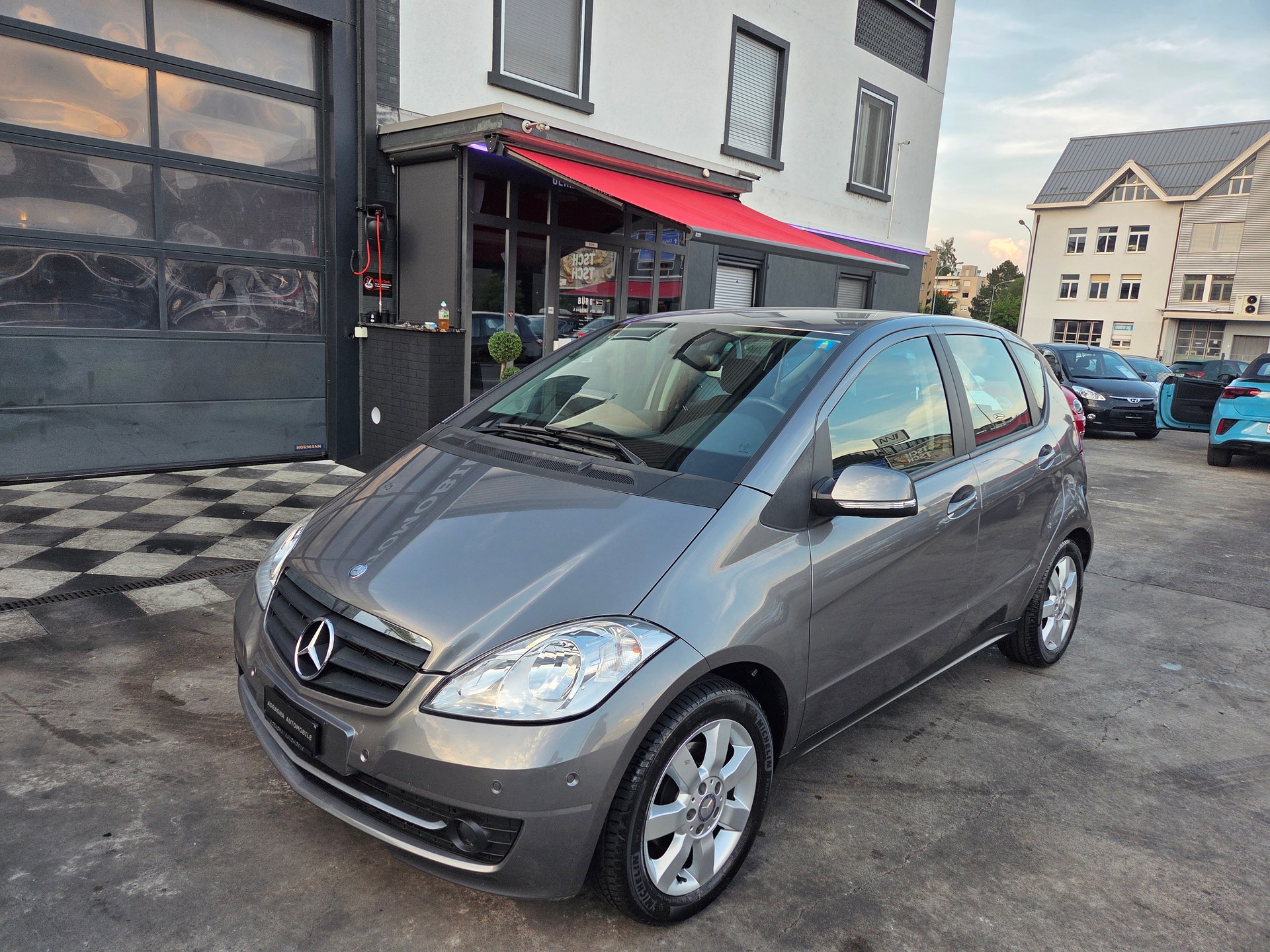 MERCEDES-BENZ A 160 my first star Automat-showroom-element-2