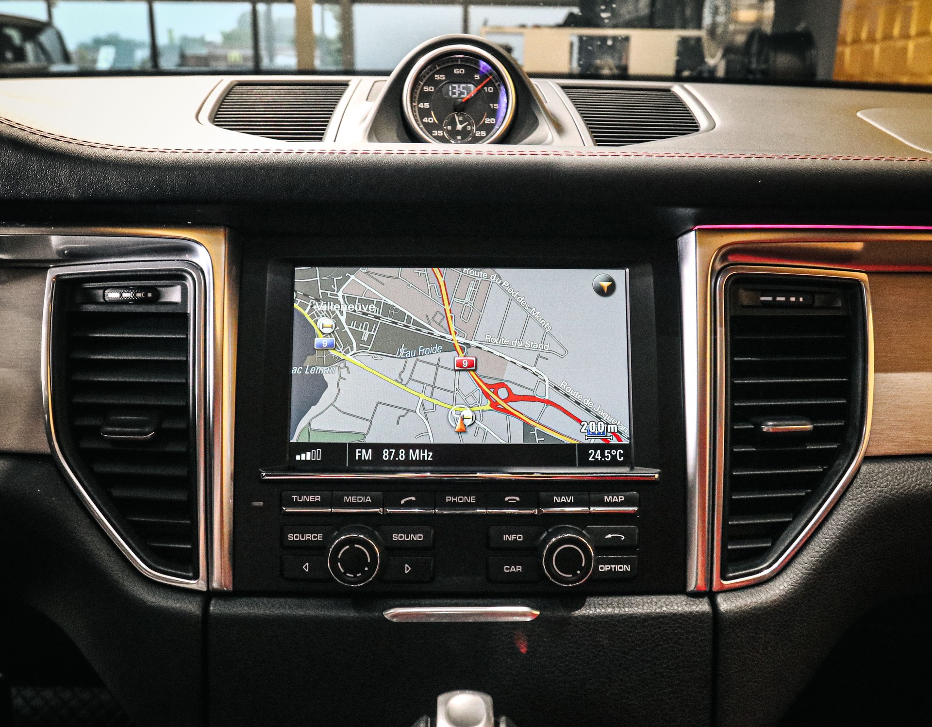 PORSCHE Macan Turbo PDK-image-18