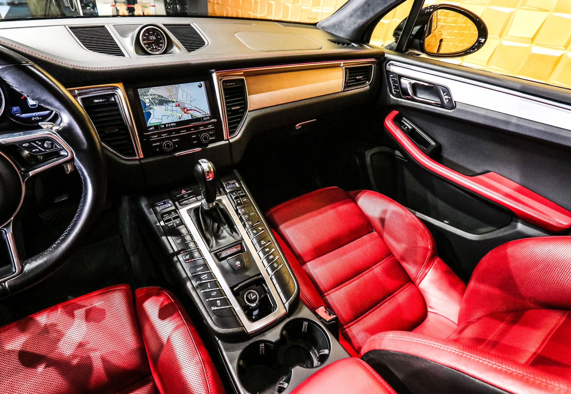 PORSCHE Macan Turbo PDK-image-15