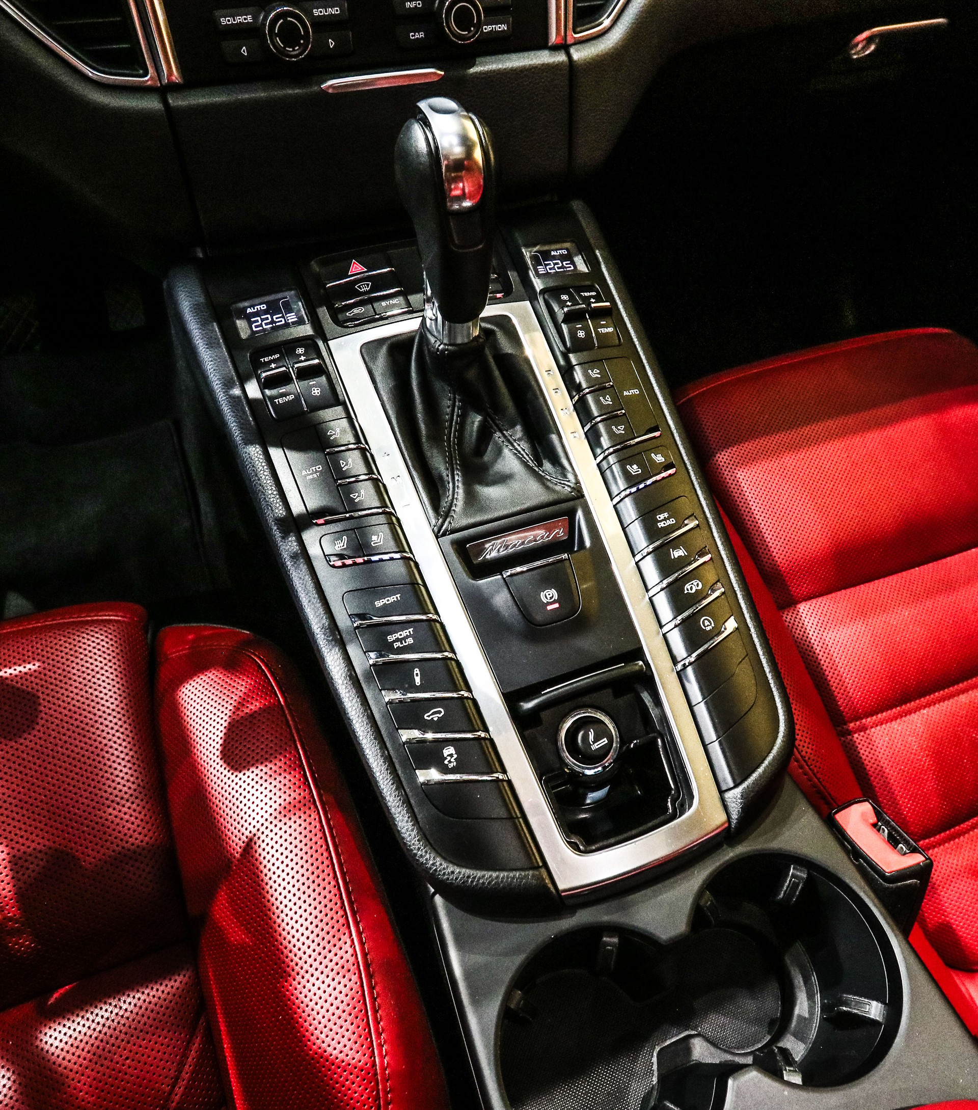 PORSCHE Macan Turbo PDK-image-16