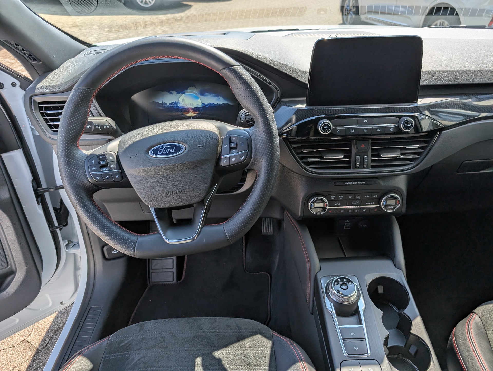 FORD Kuga 2.5 FHEV ST-Line X 4WD-image-3