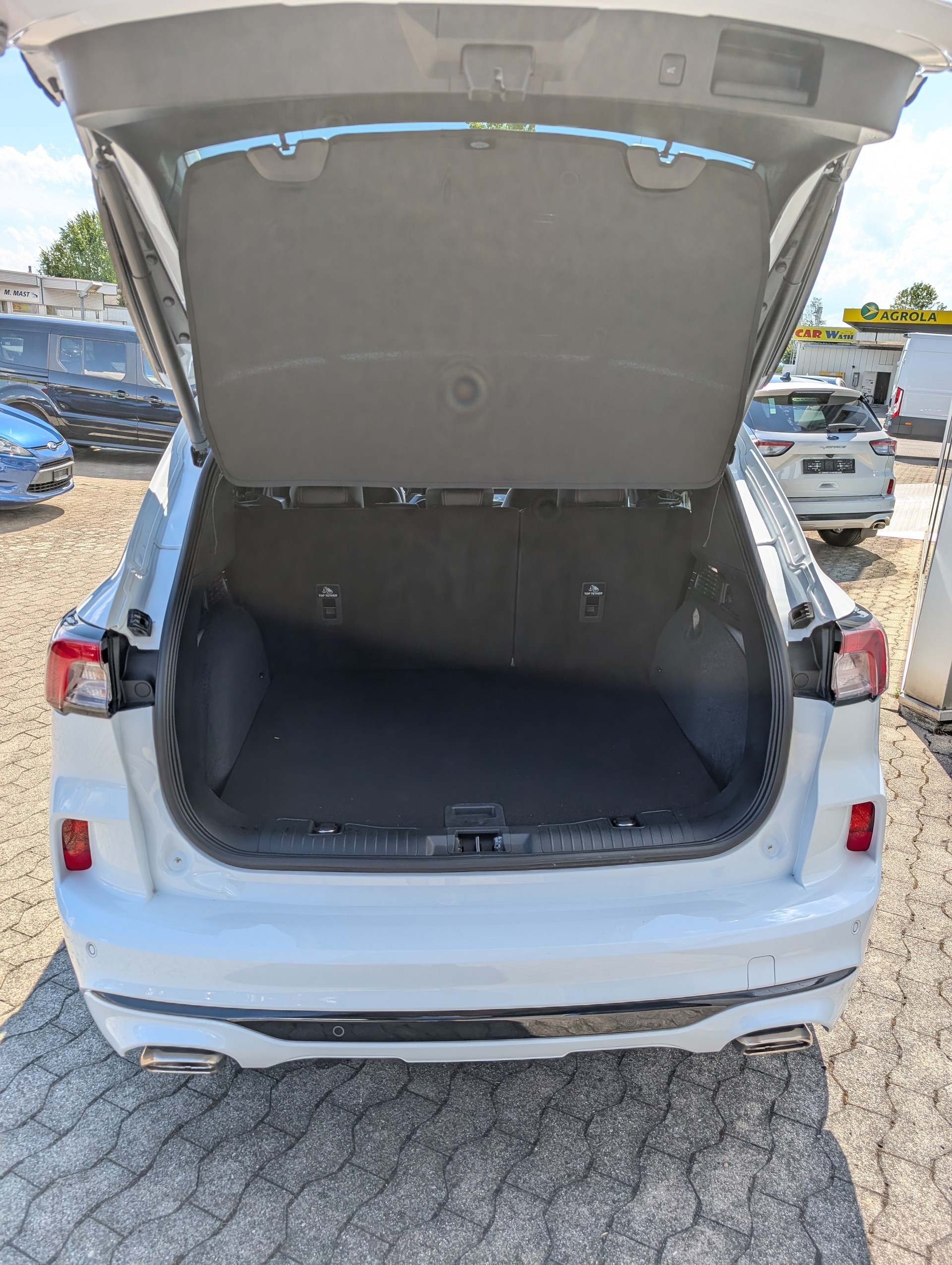 FORD Kuga 2.5 FHEV ST-Line X 4WD-image-8