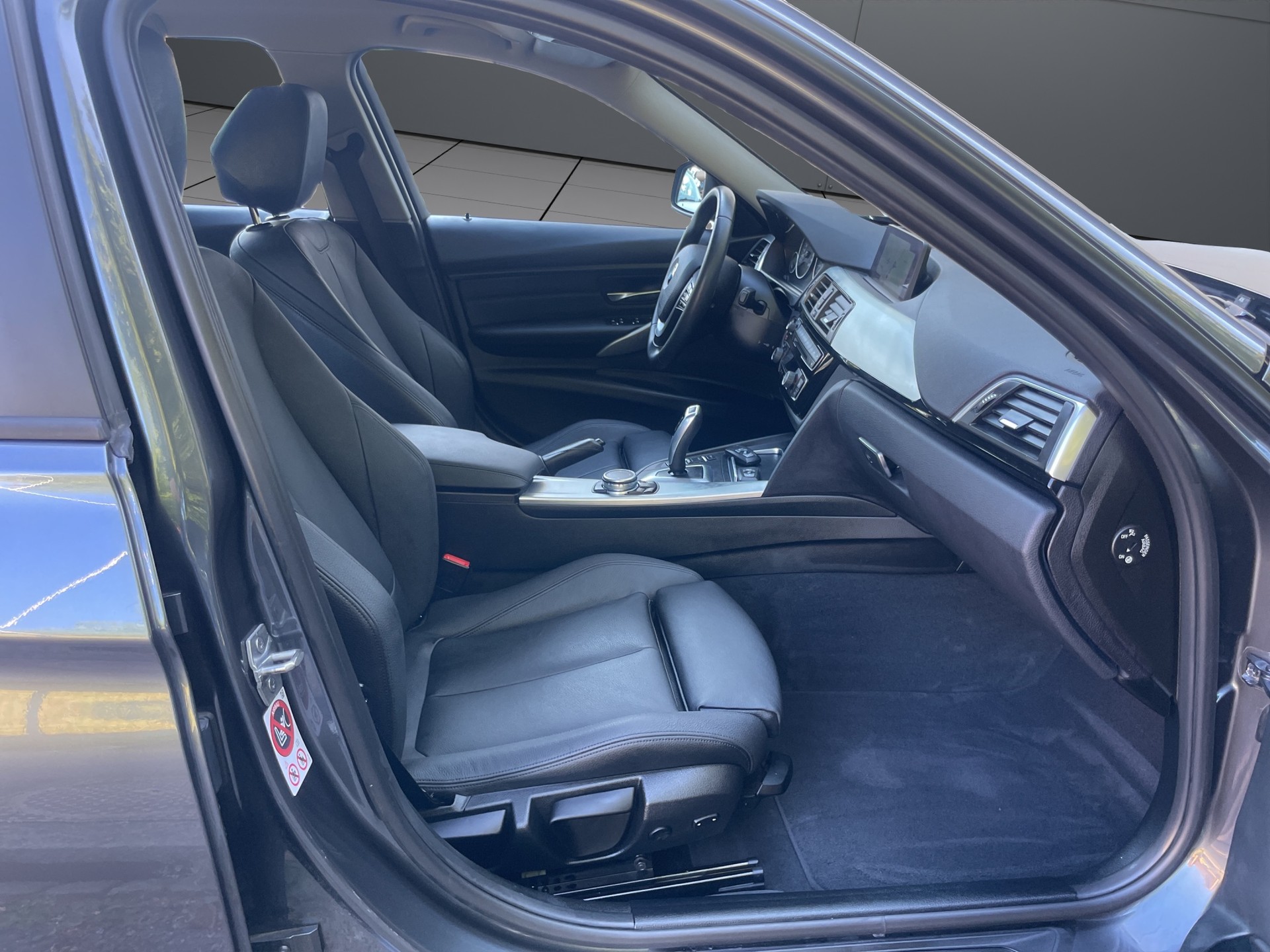 BMW 320i xDrive Touring Steptronic-image-6