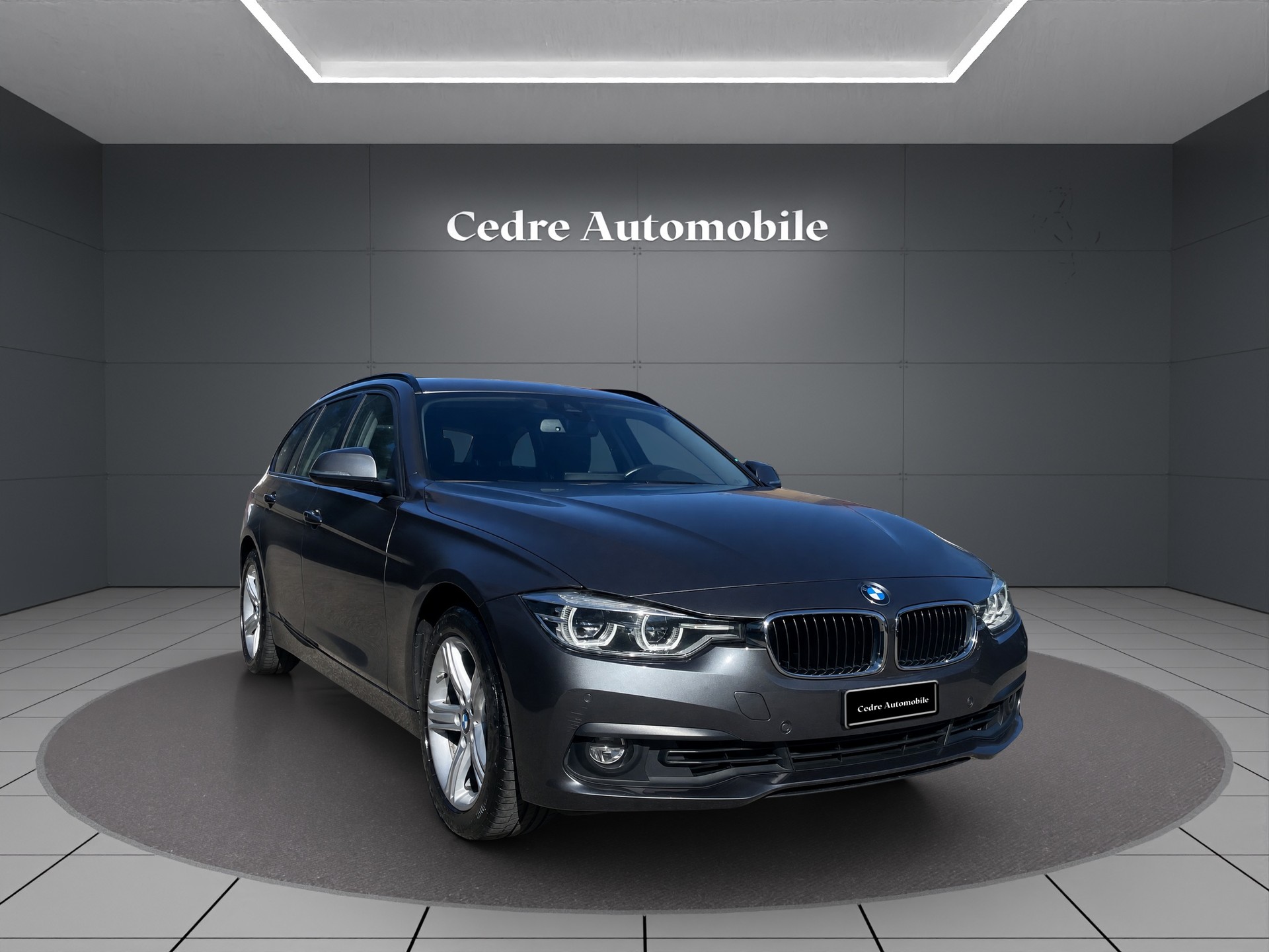 BMW 320i xDrive Touring Steptronic-showroom-element-1