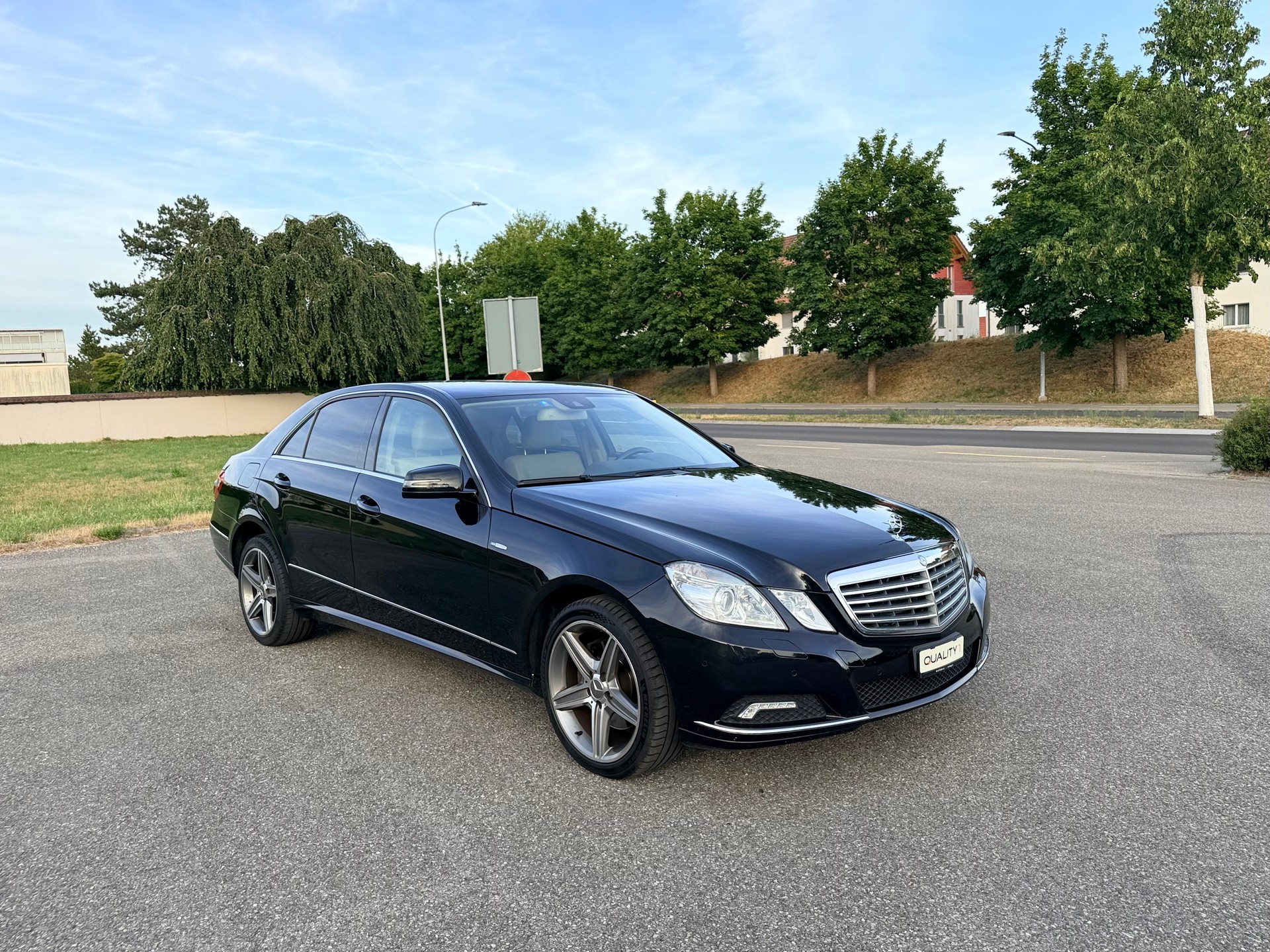 MERCEDES-BENZ E 350 CGI BlueEfficiency Elégance 7G-Tronic-showroom-element-1