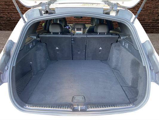 MERCEDES-BENZ C 200 T 4Matic AMG Line-image-6