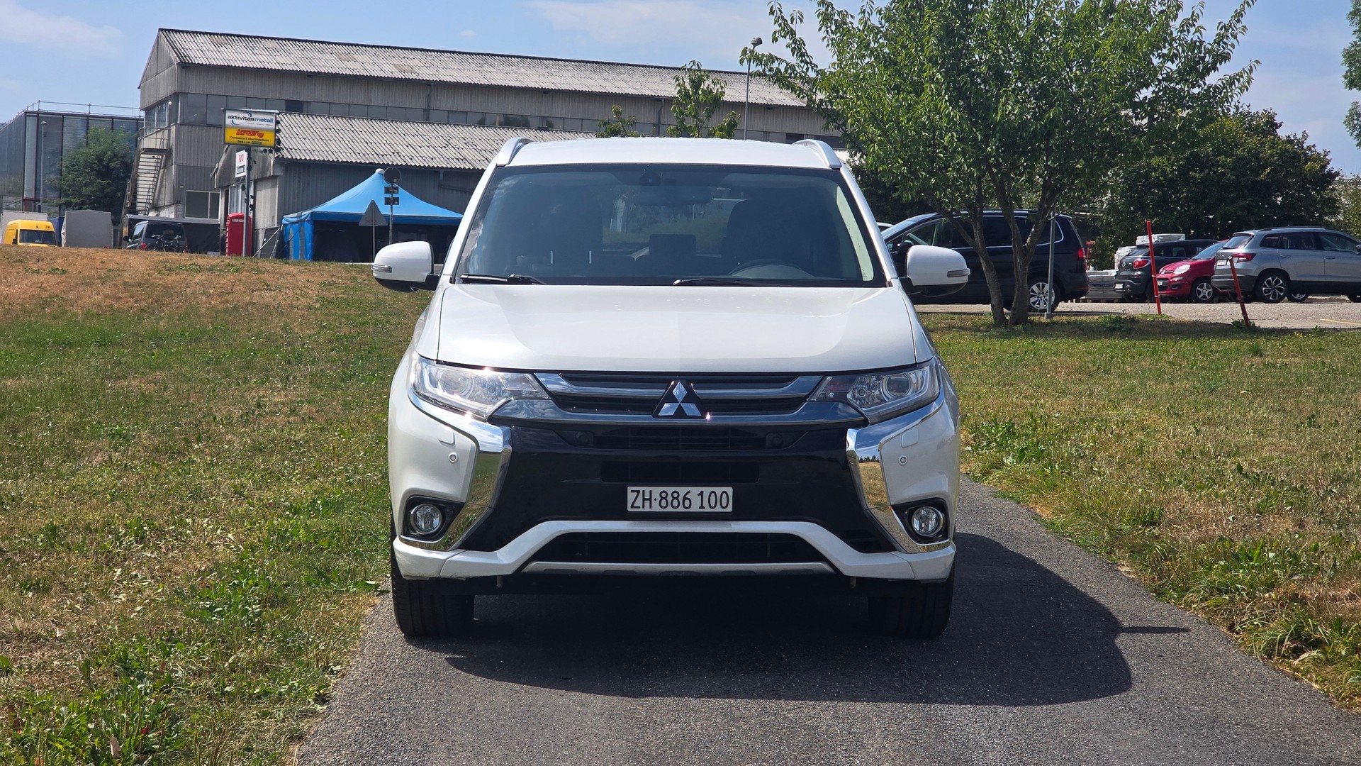 MITSUBISHI Outlander 2.0 PHEV Style 4WD Automatic-showroom-element-1