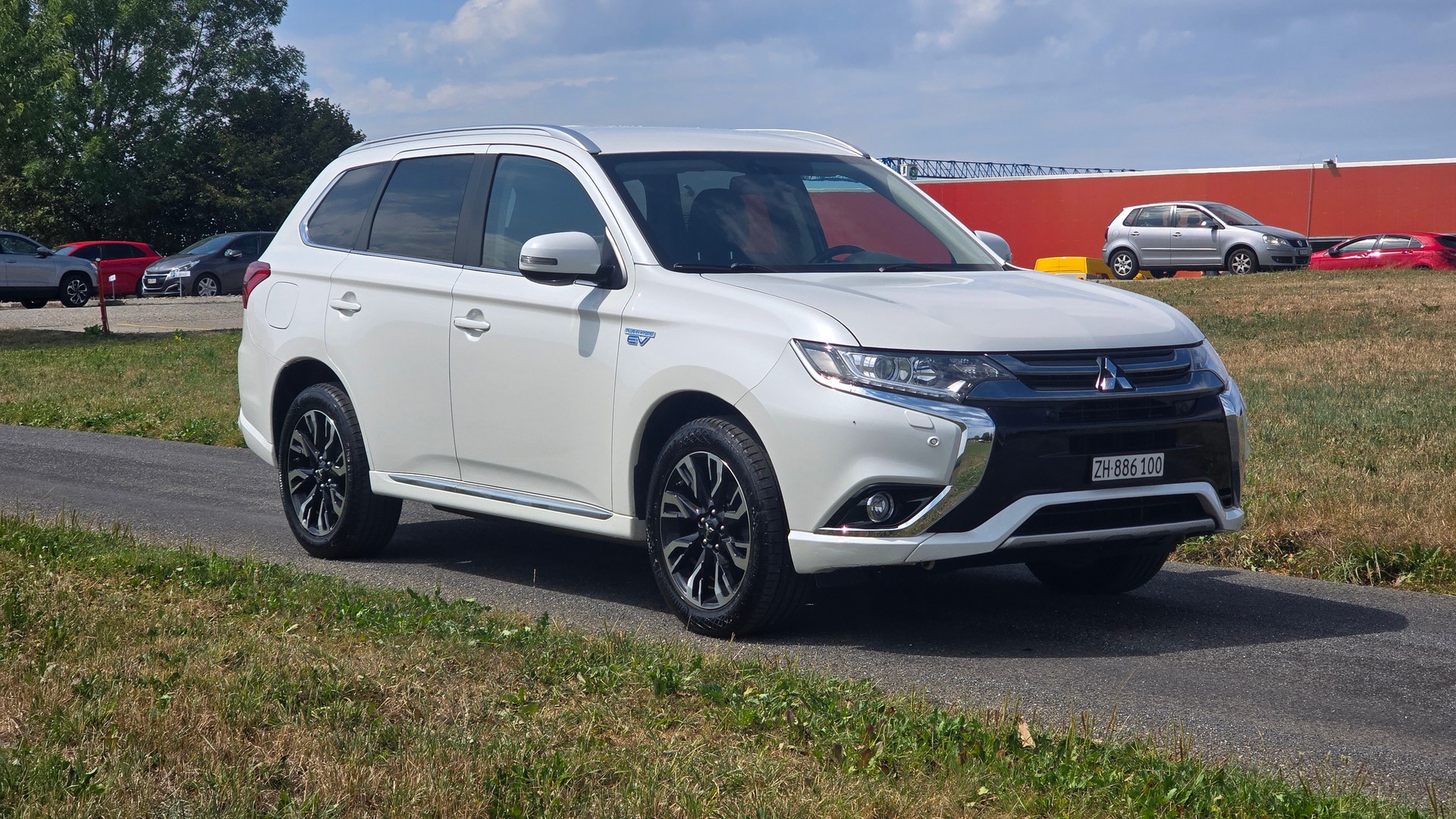MITSUBISHI Outlander 2.0 PHEV Style 4WD Automatic-image-7
