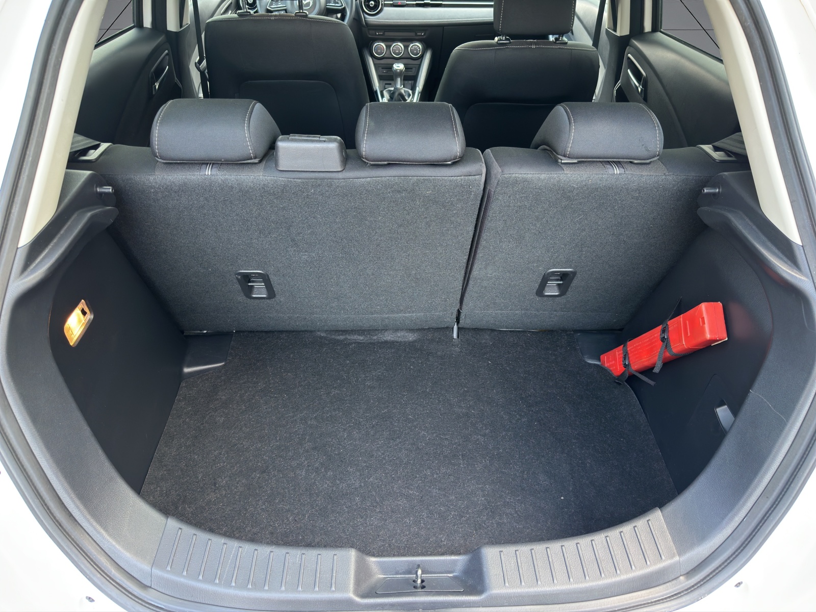 MAZDA 2 SKYACTIV-G 115 Revolution-image-14