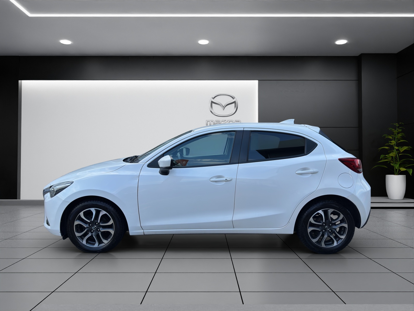 MAZDA 2 SKYACTIV-G 115 Revolution-showroom-element-2