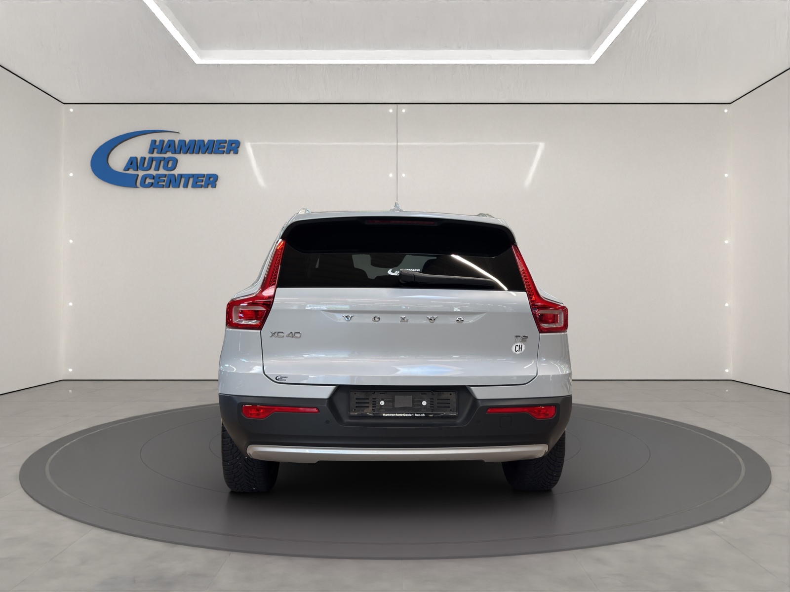 VOLVO XC40 1.5 T2 Momentum-image-3