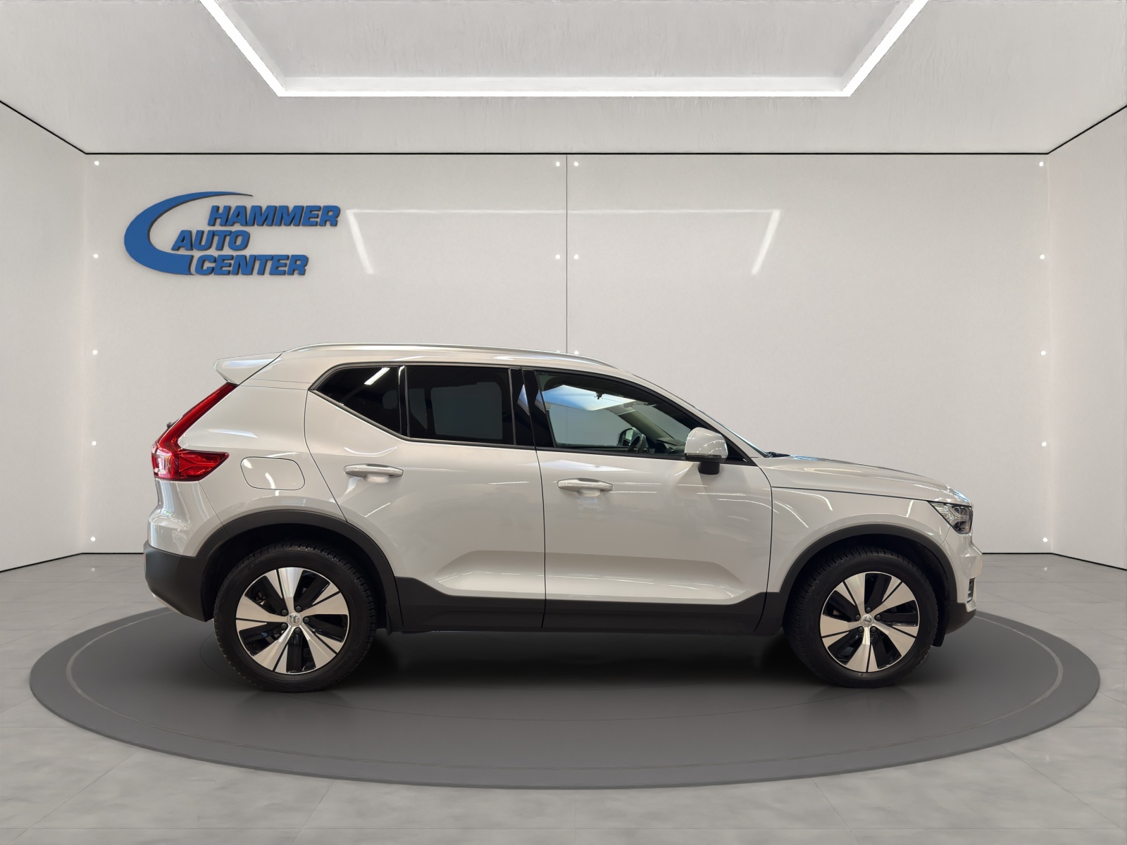 VOLVO XC40 1.5 T2 Momentum-image-5