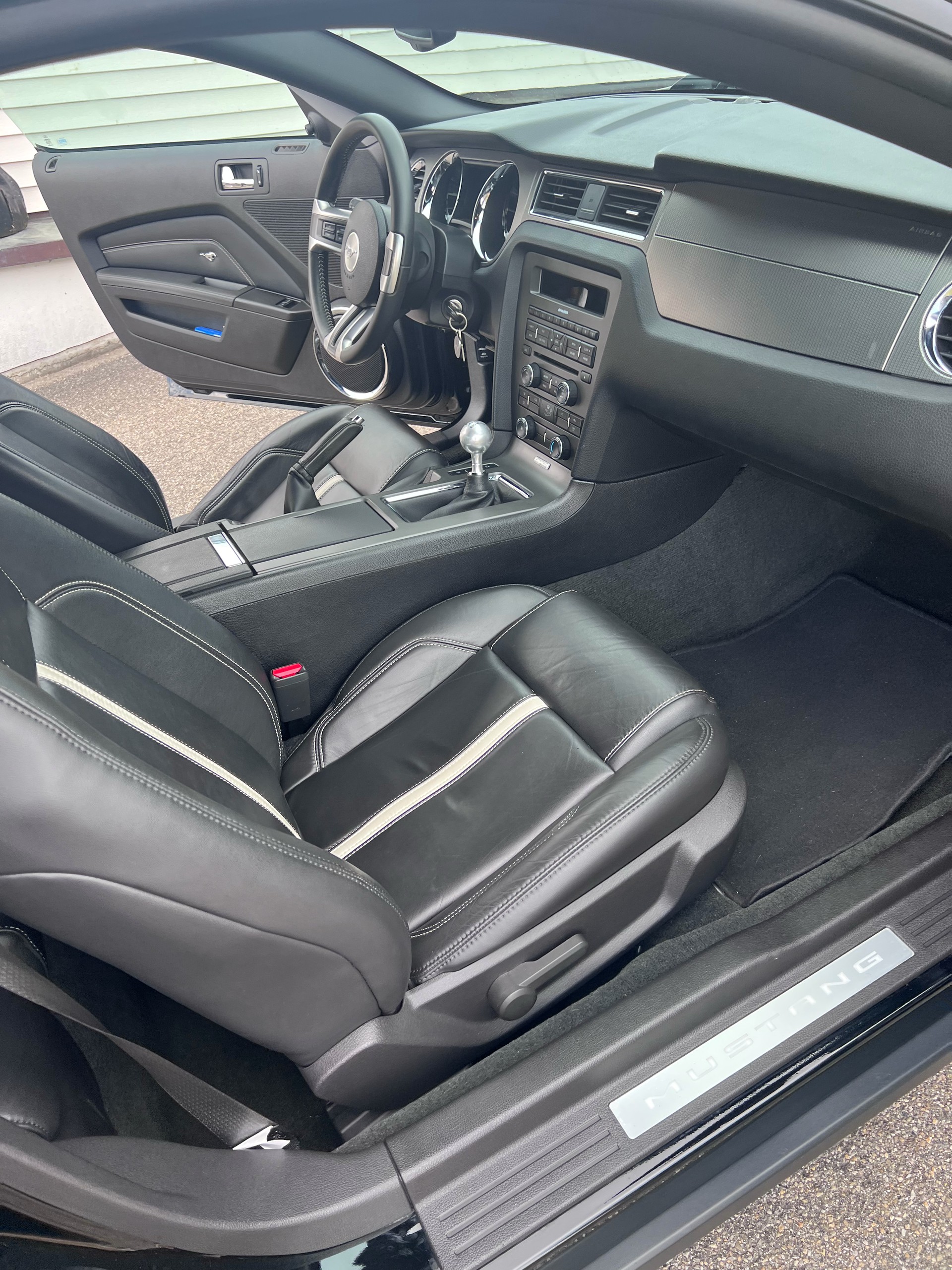 FORD 5.0 V8 GT Premium-image-10