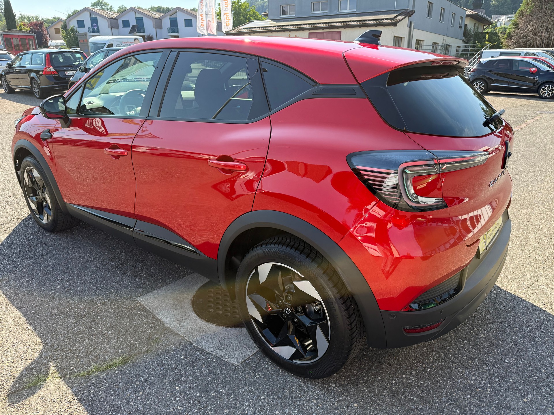 RENAULT Captur 1.3 TCe Techno-showroom-element-3