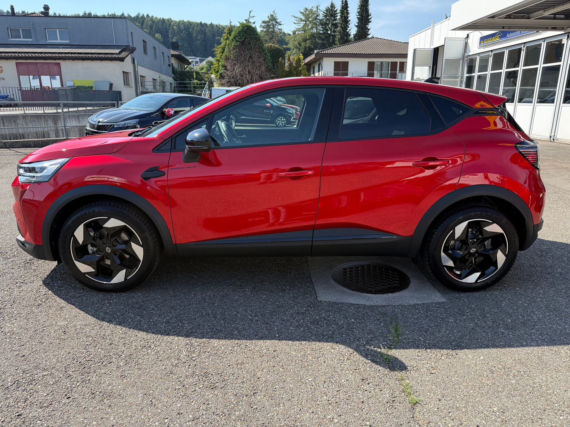 RENAULT Captur 1.3 TCe Techno-showroom-element-2