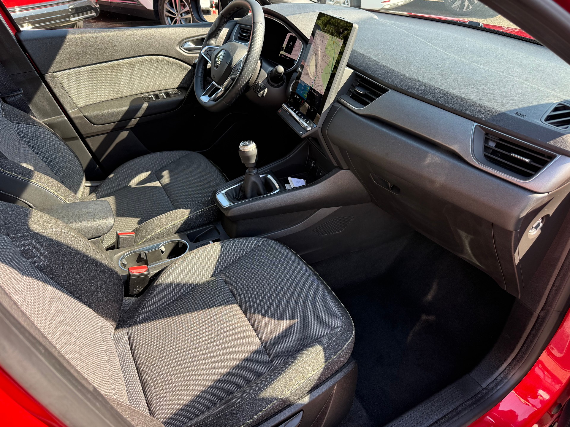 RENAULT Captur 1.3 TCe Techno-image-9