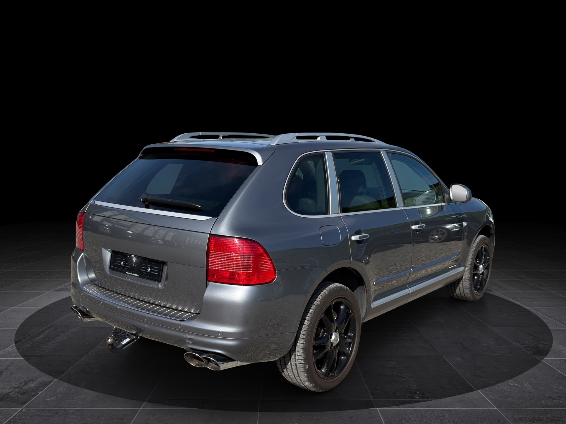 PORSCHE Cayenne S 4.5 V8-showroom-element-1