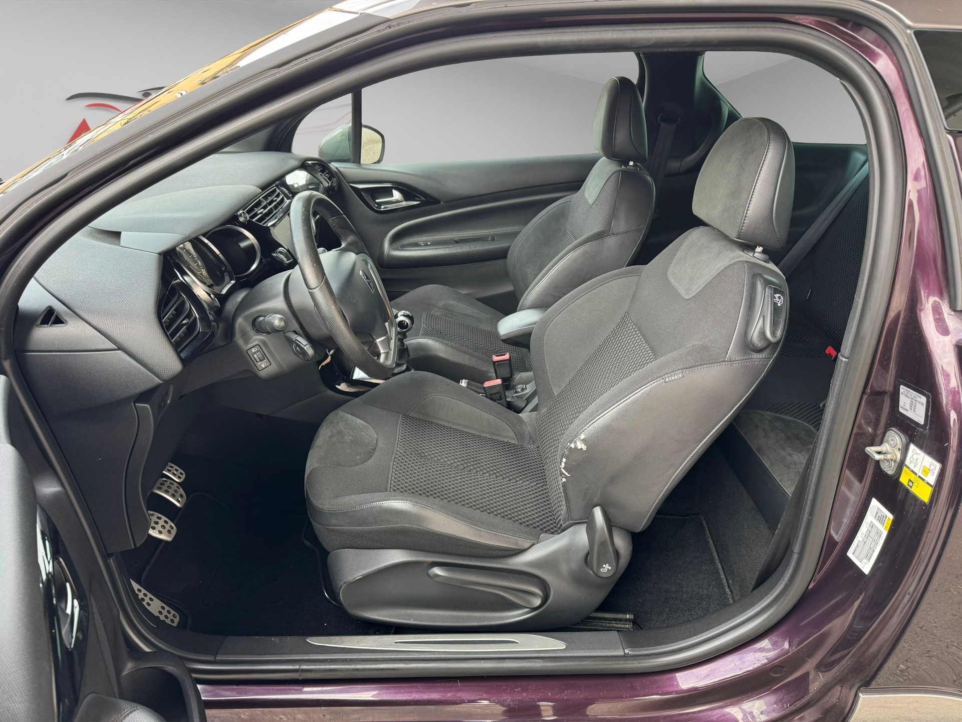 DS AUTOMOBILES DS 3 1.6 THP Sport Chic Plus-image-12