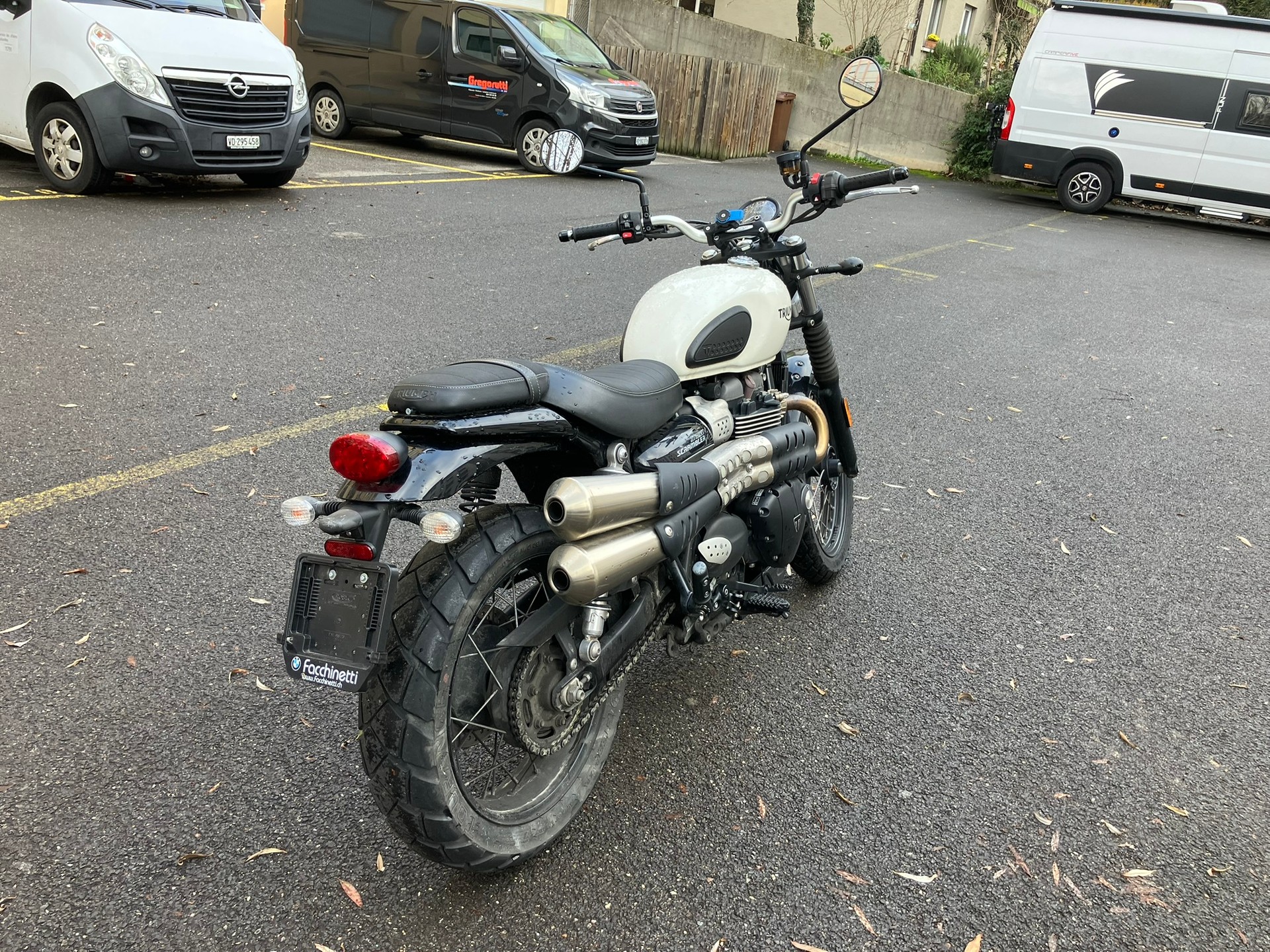 TRIUMPH Street Scrambler 900-image-2