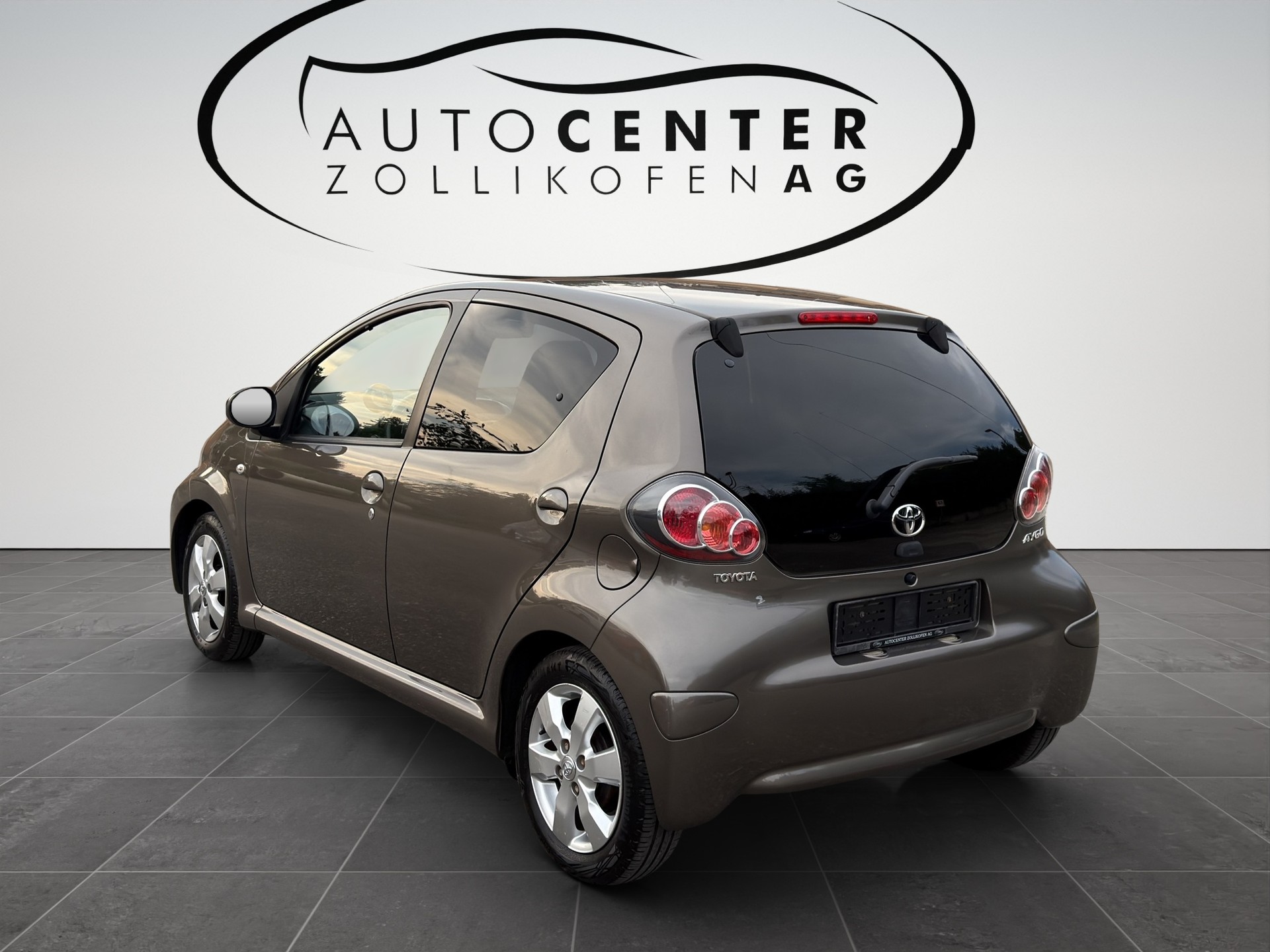 TOYOTA Aygo 1.0 VVT-i Luna-image-5