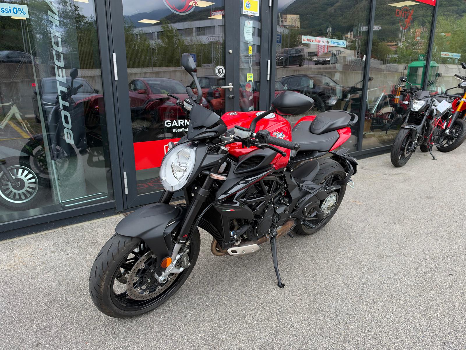 MV AGUSTA B3 Brutale 800 Rosso-image-2