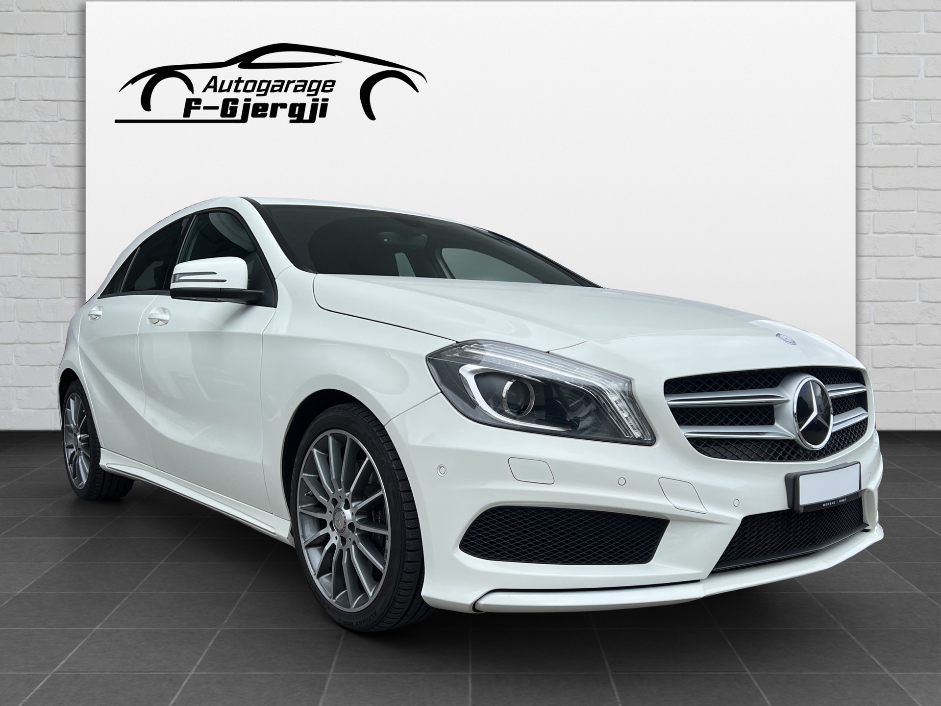 MERCEDES-BENZ A 250 AMG Line 4Matic 7G-DCT-showroom-element-1