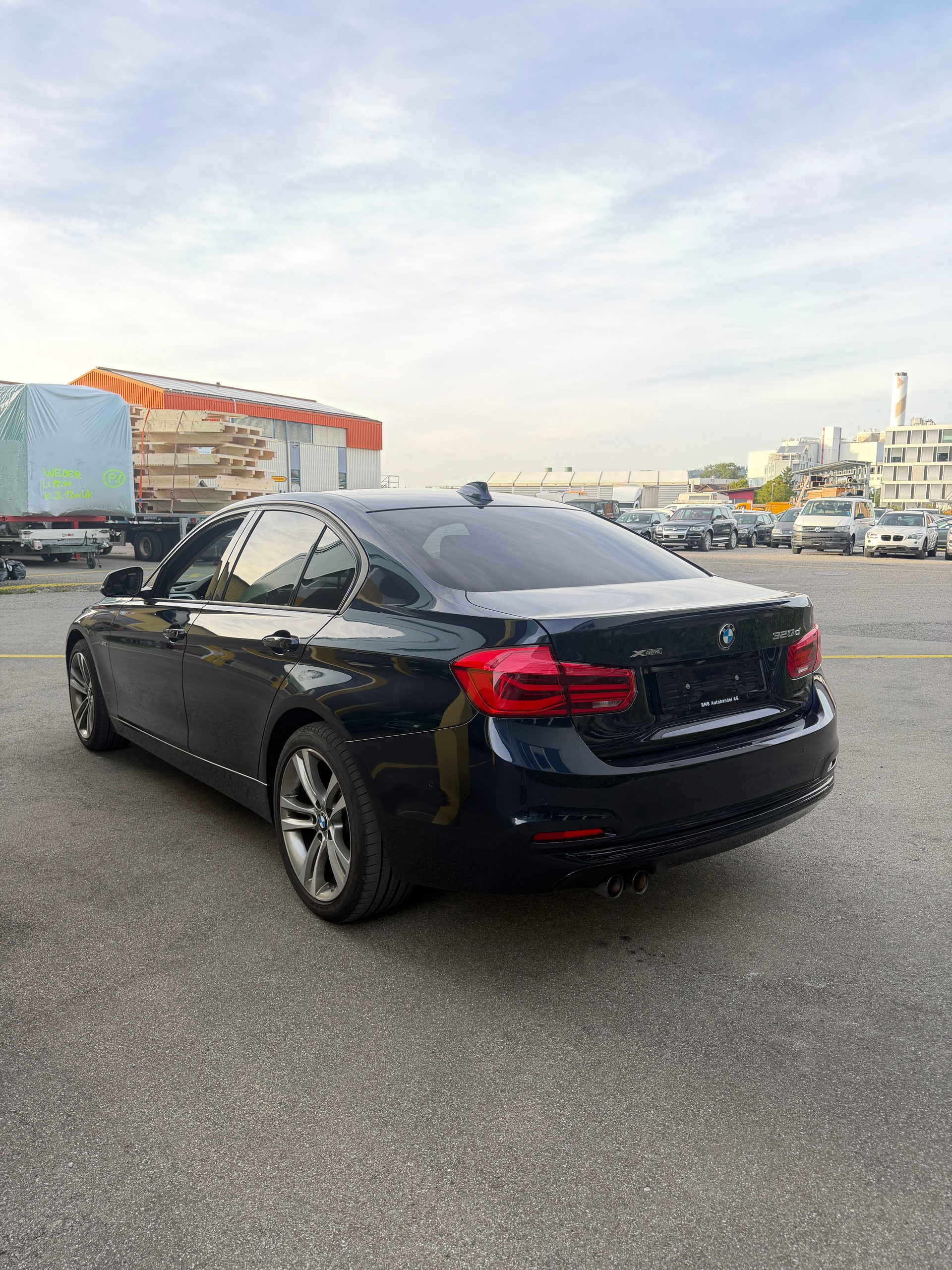 BMW 320d xDrive Luxury Line Steptronic-image-4