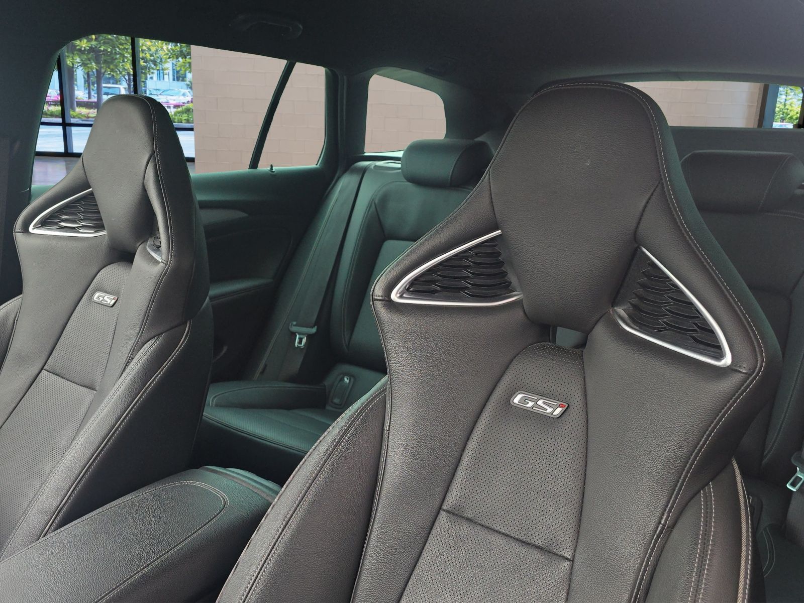 OPEL Insignia 2.0 T Sports Tourer GSi Automatic-image-9