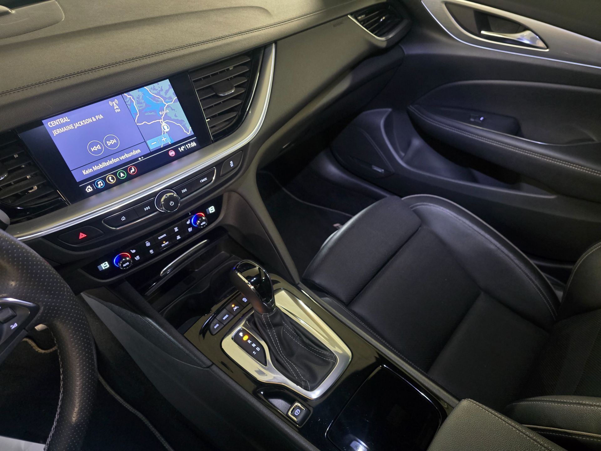 OPEL Insignia 2.0 T Sports Tourer GSi Automatic-image-12
