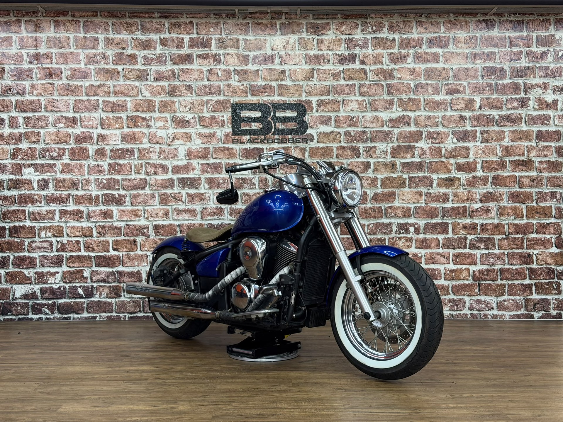 KAWASAKI VN 900 Classic-image-5