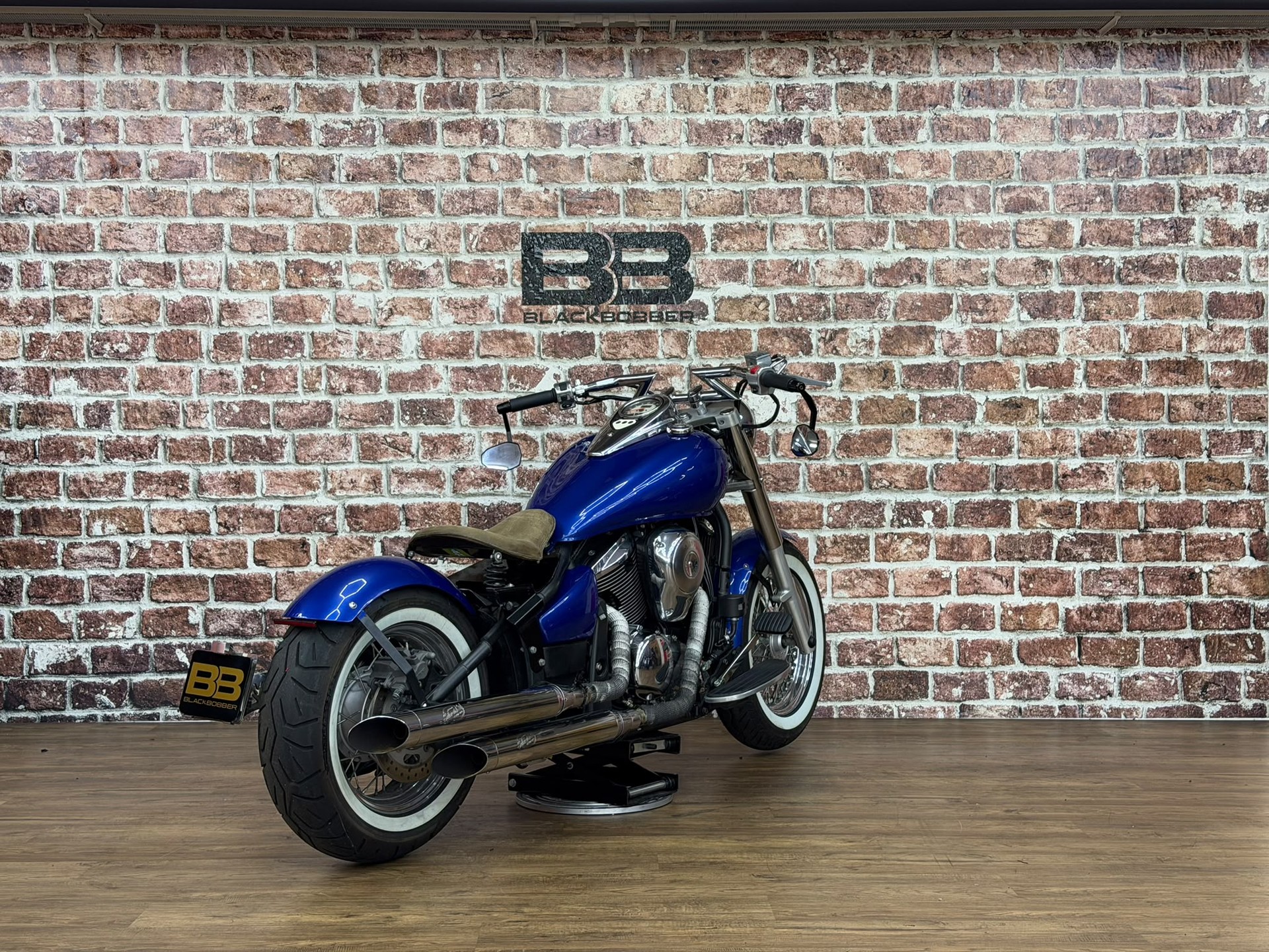 KAWASAKI VN 900 Classic-image-3