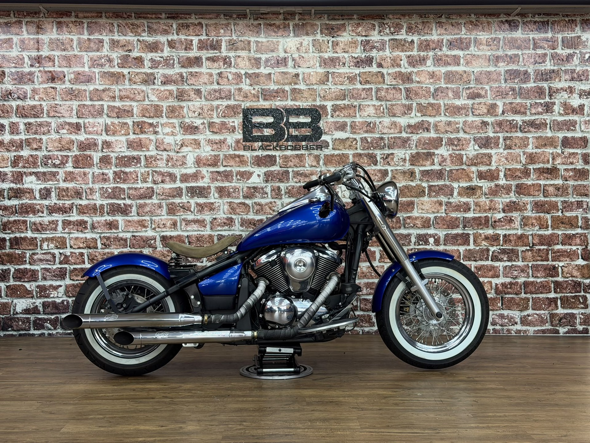 KAWASAKI VN 900 Classic-image-4