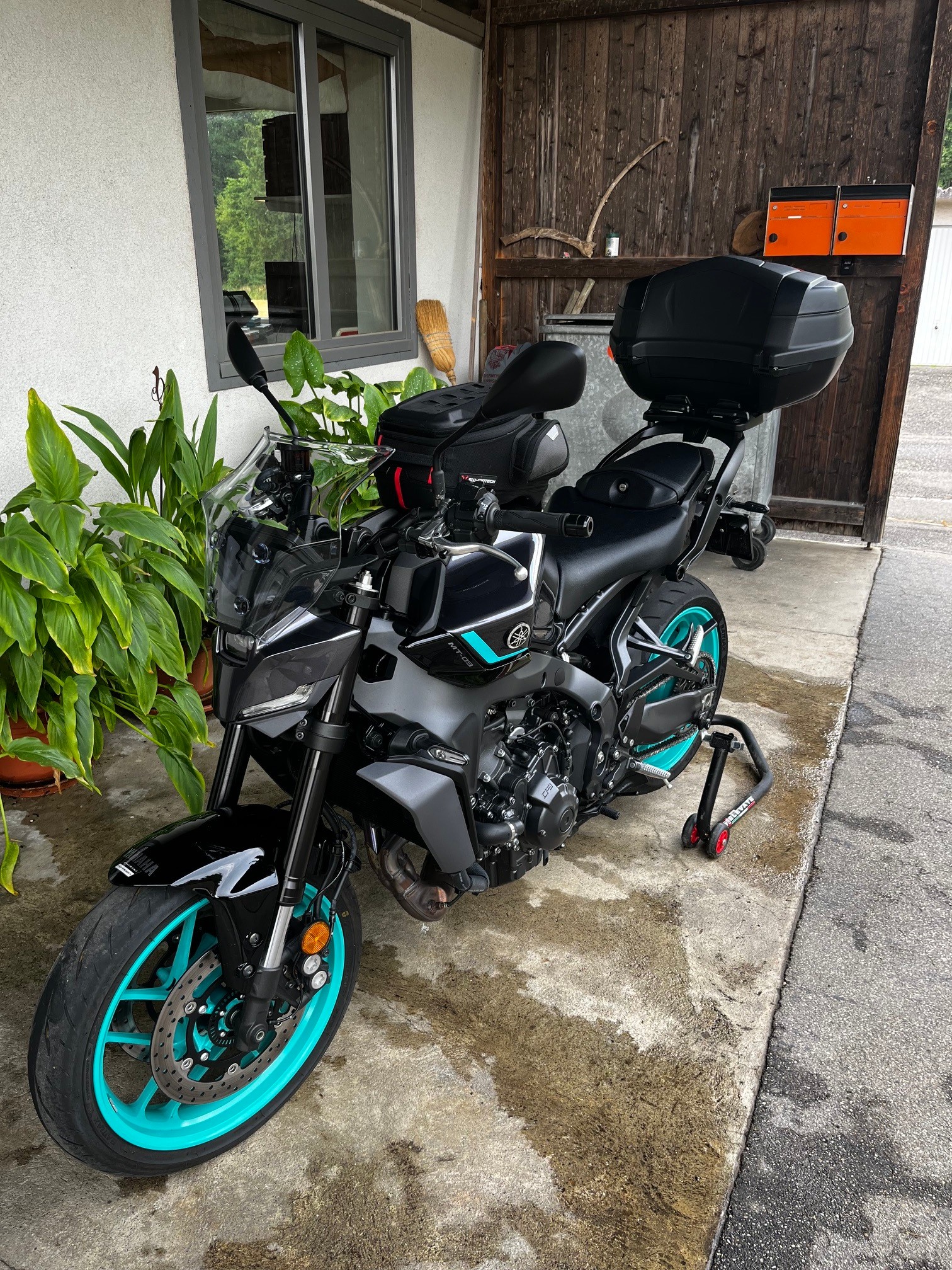 YAMAHA MT-09-image-1
