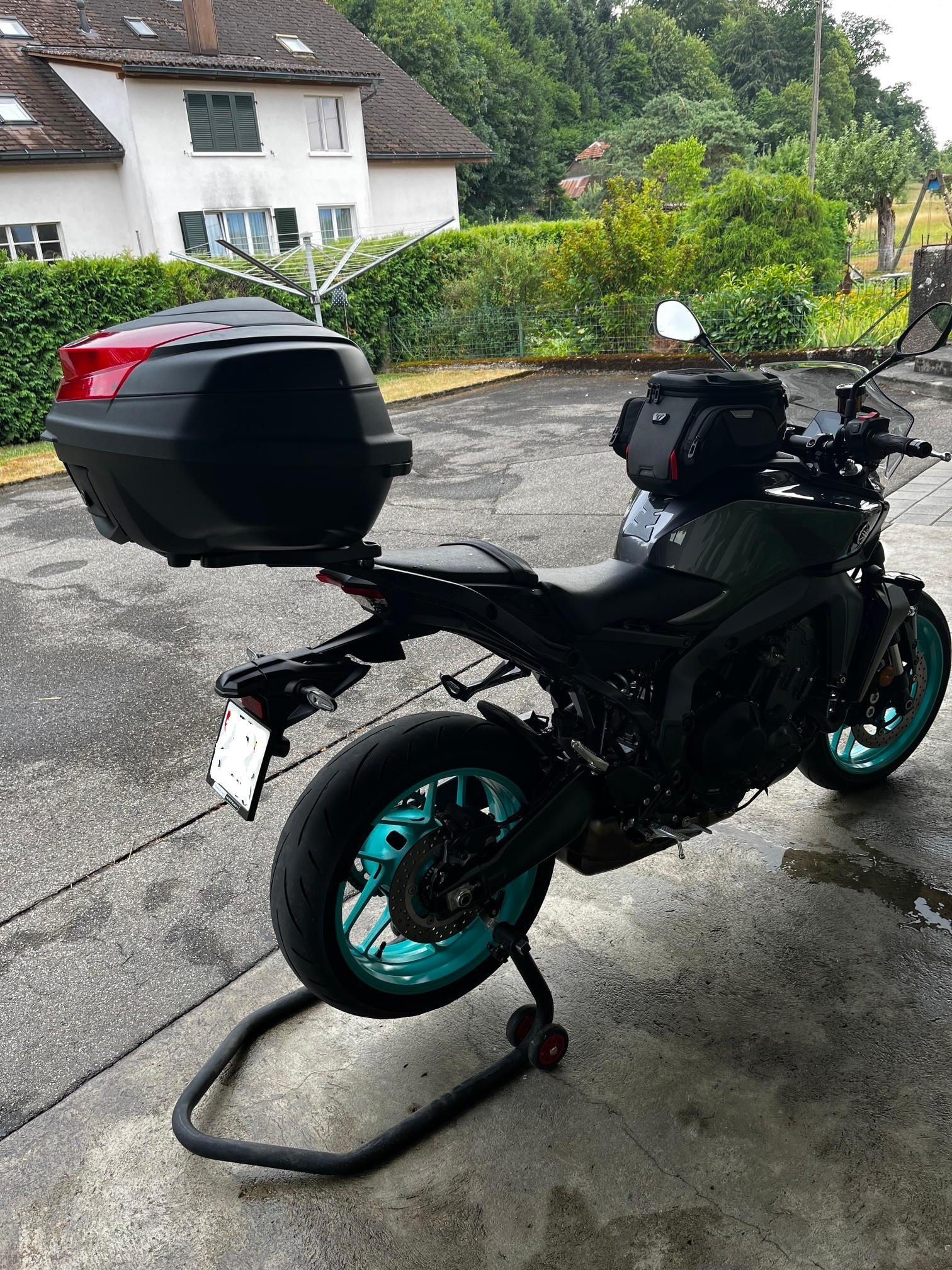 YAMAHA MT-09-image-3