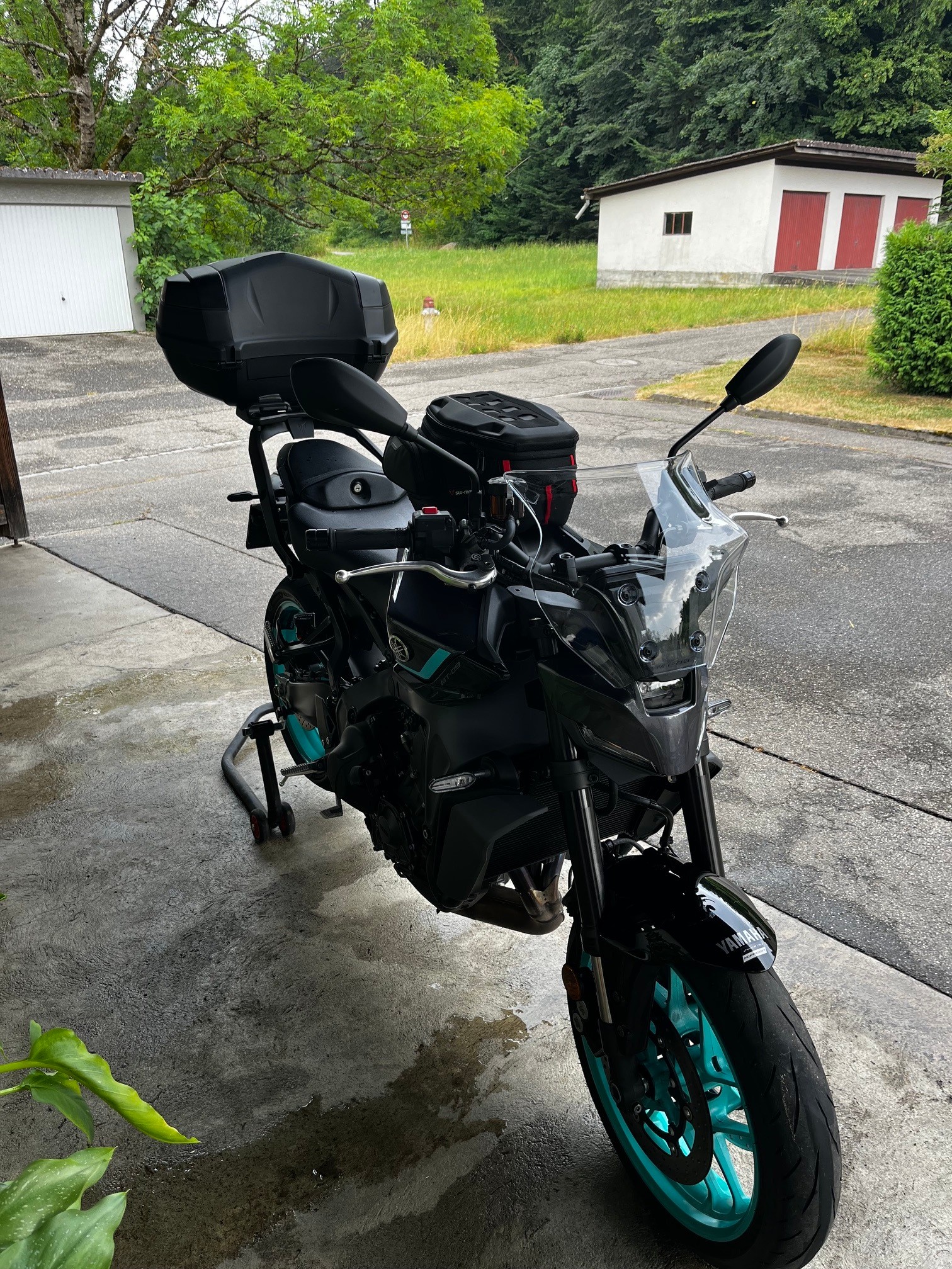 YAMAHA MT-09-image-2