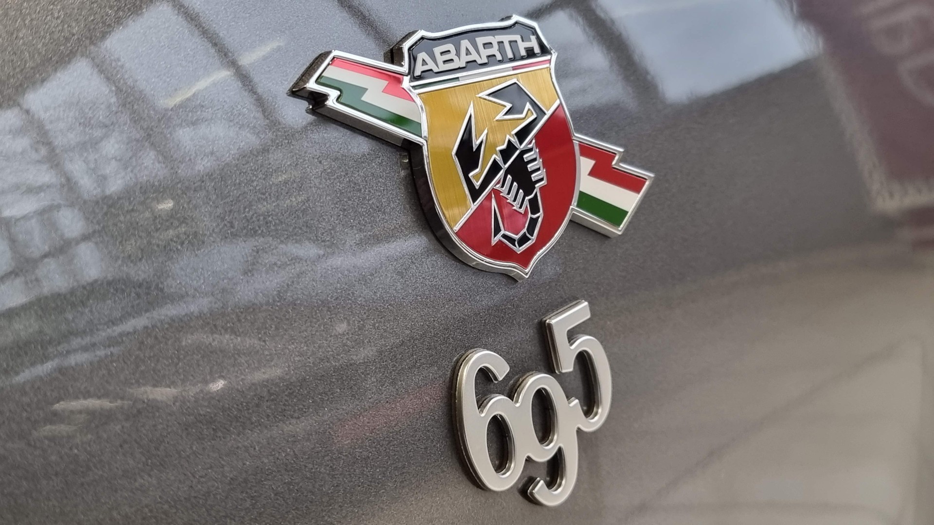 FIAT 500 Abarth / 695 Abarth 1.4 T-Jet 180 131 Rally Tributo-image-15