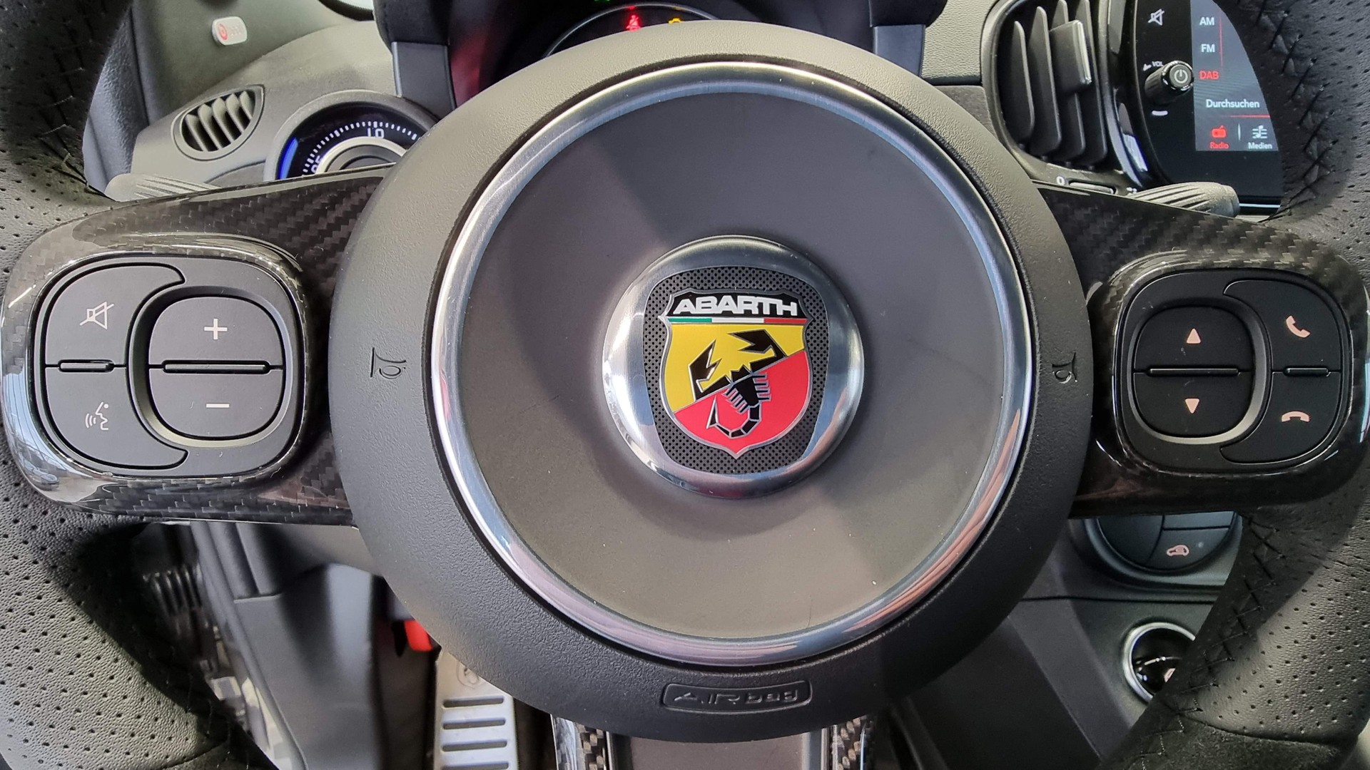 FIAT 500 Abarth / 695 Abarth 1.4 T-Jet 180 131 Rally Tributo-image-10