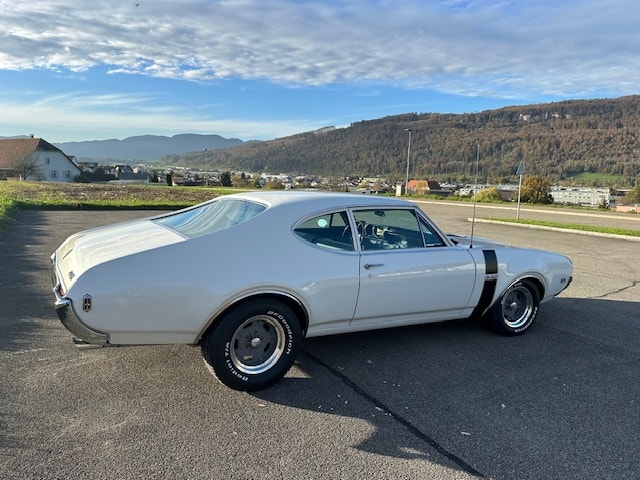 OLDSMOBILE 442-image-9