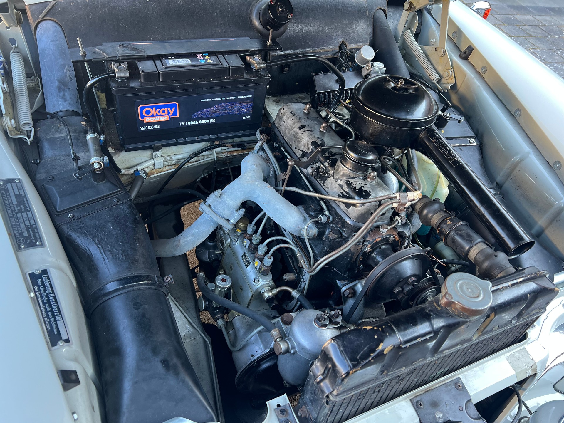 MERCEDES-BENZ 180D-image-9